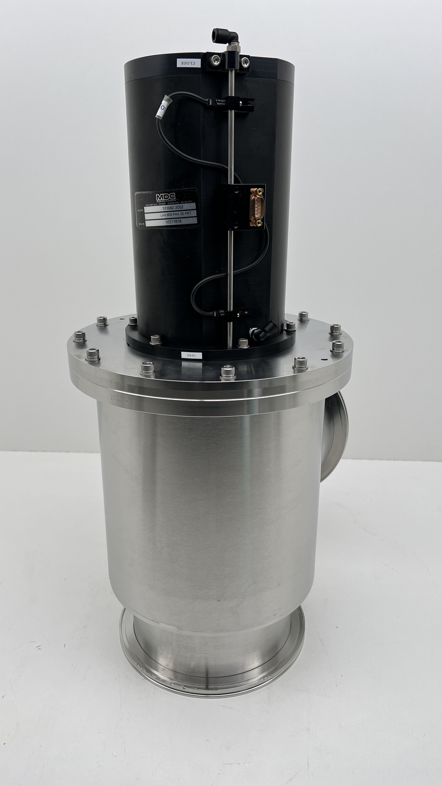MDC 311082-2002 90° Right Angle Valve, ISOK 200, Pneumatic