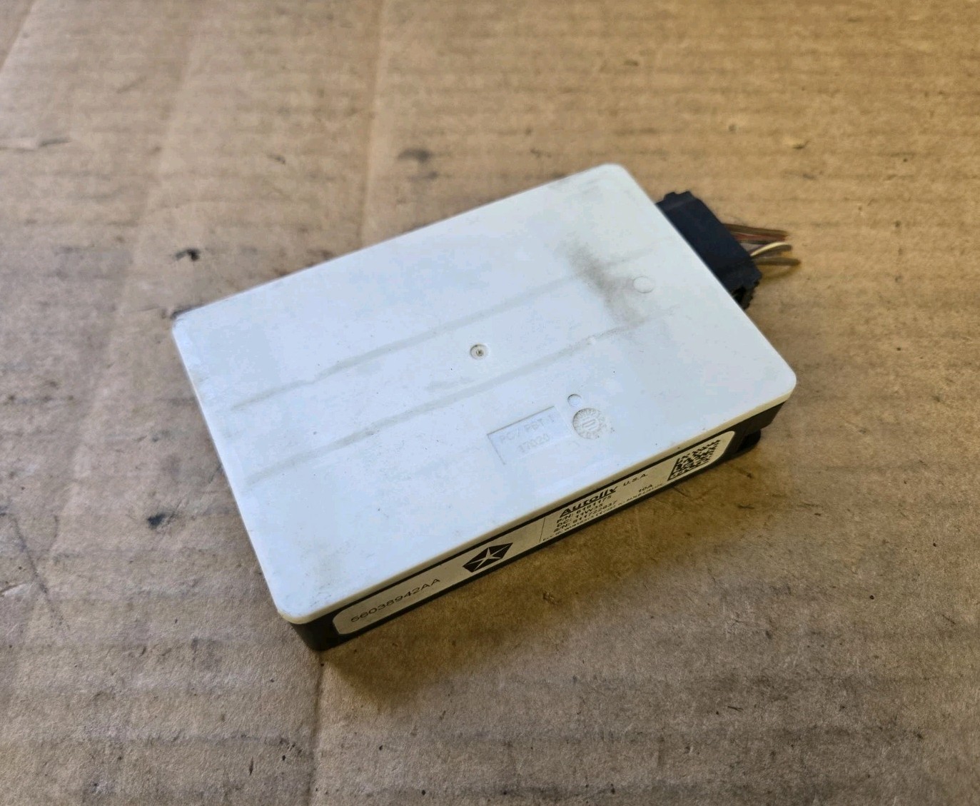 2011-2013 Chrysler Jeep Dodge Blind Spot Detection Sensor Module 56038942AA OEM