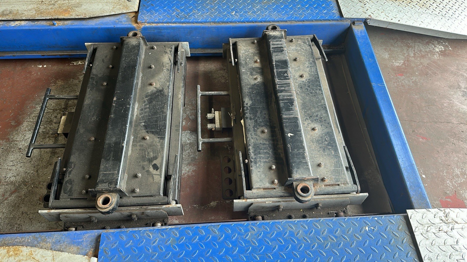 IDEAL Alignment Machine & Rack for Sale. Complete Setup, Ready to Work.
