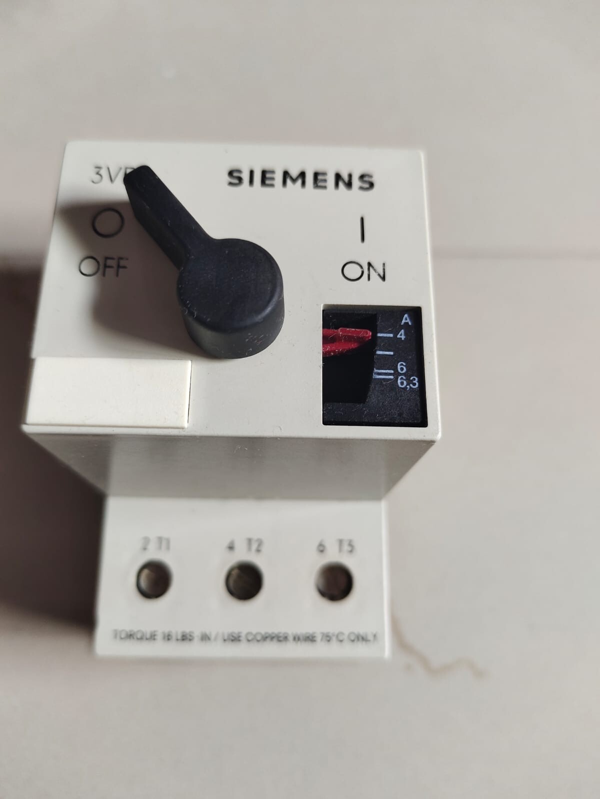 SIEMENS 3VE3 000-2KA 00 Circuit Breaker