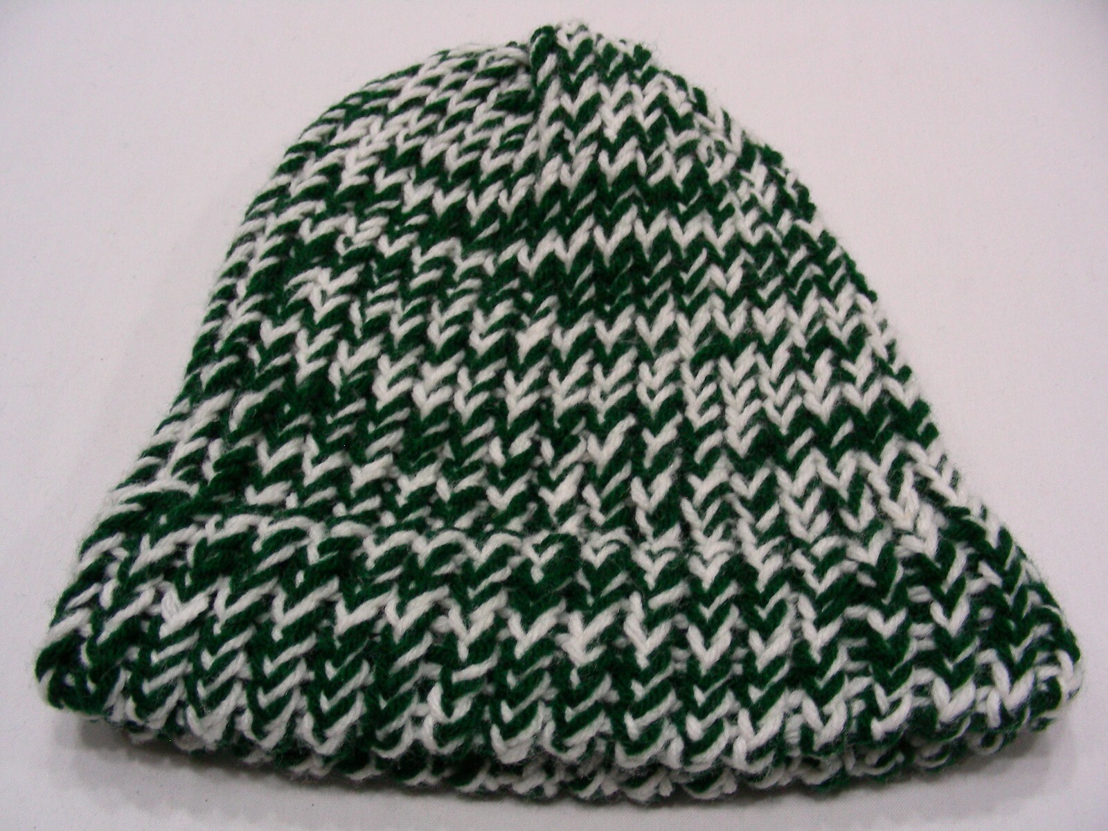 GREEN & WHITE - HAND KNITTED - YOUTH SIZE STOCKING CAP BEANIE HAT!
