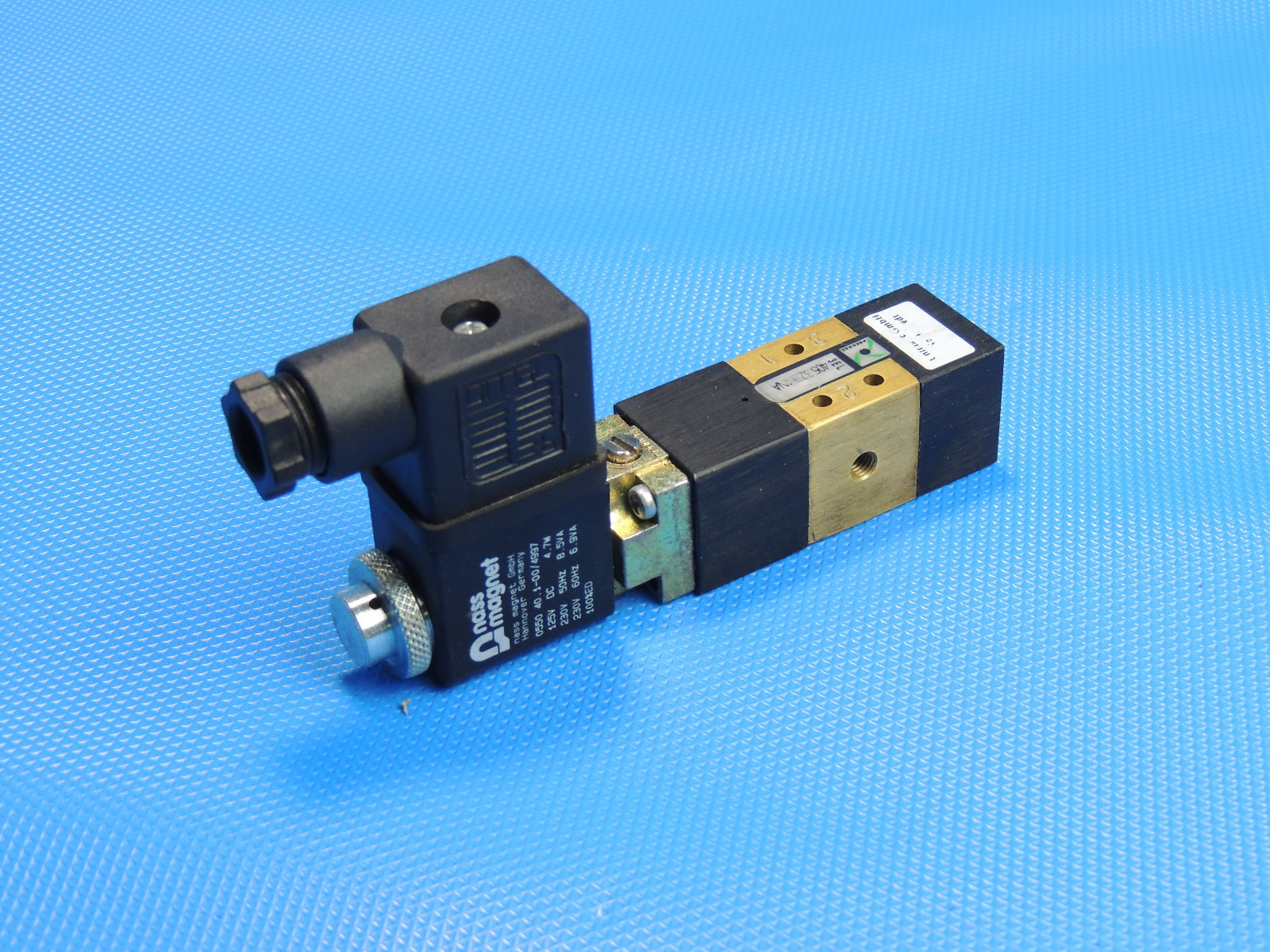Pneumax Solenoid Valve 405.320.1NA Wet Solenoid MH13513 LR51090 Inc VAT