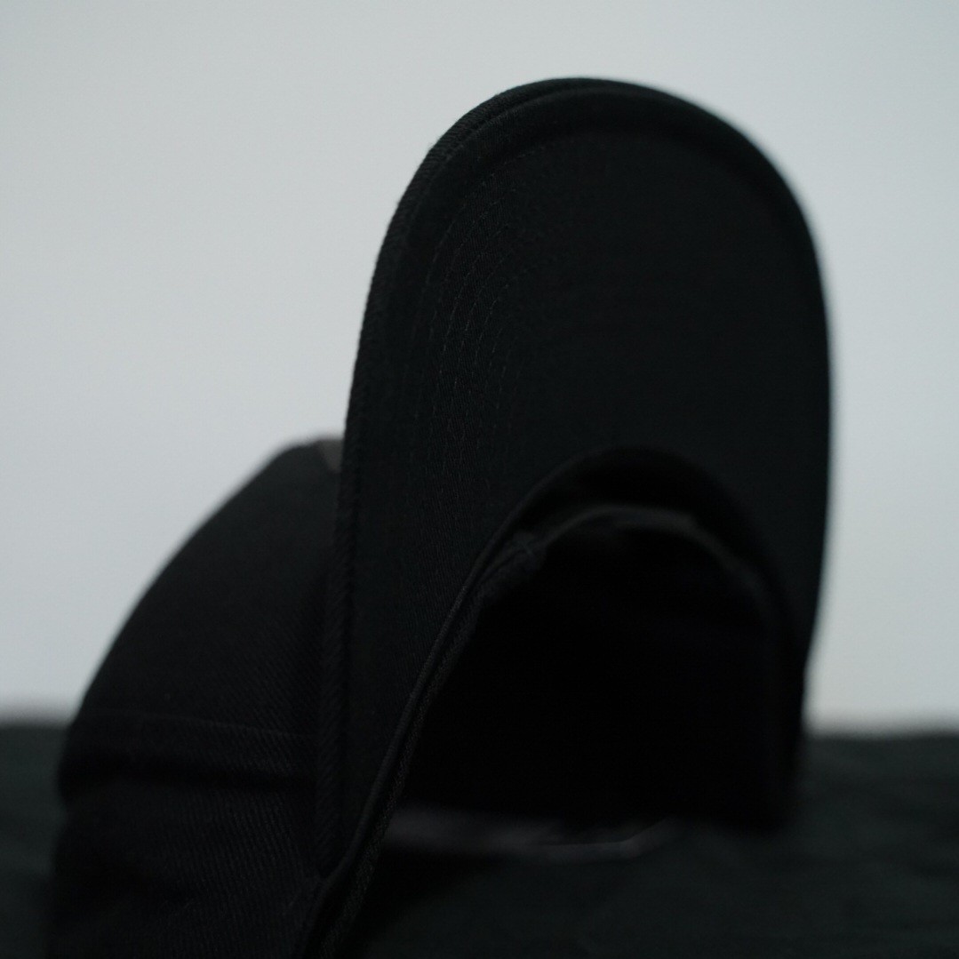 New RVCA Snapback Black Hat Mid Fit / Acrylic Wool Twill / PATCH FLAGSHIP