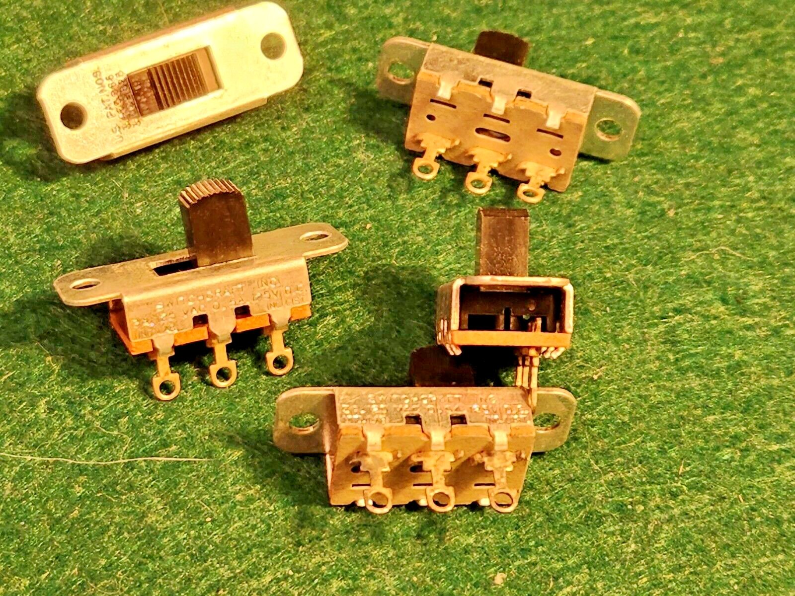(5) Switchcraft 46203MR 3A 125VAC .5A 125VDC Slide Switch SPDT Momentary (ON)-ON