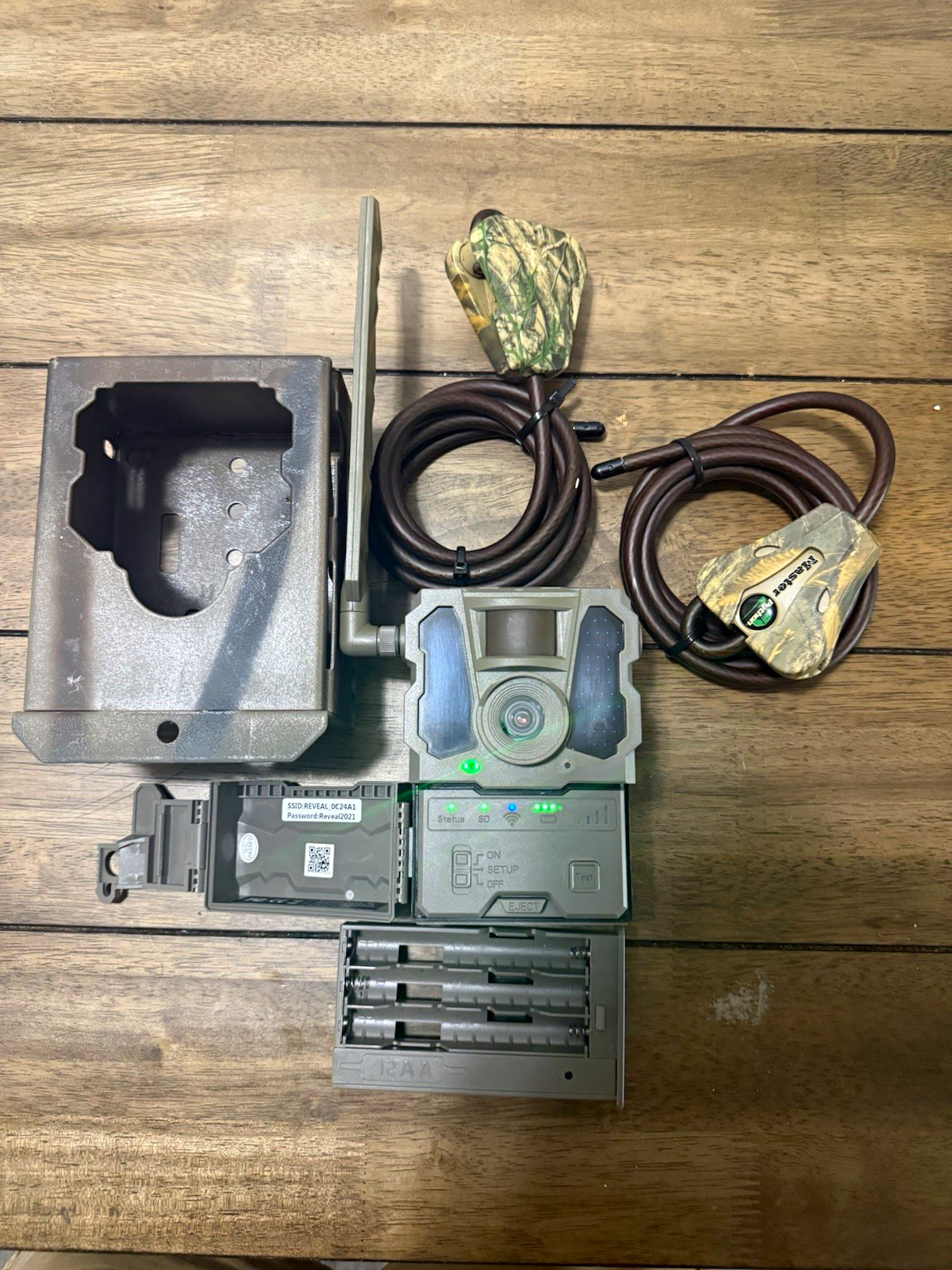 Tactacam Reveal XB with Two keyed alike locks, 32g SD card, lipo pack and lk box