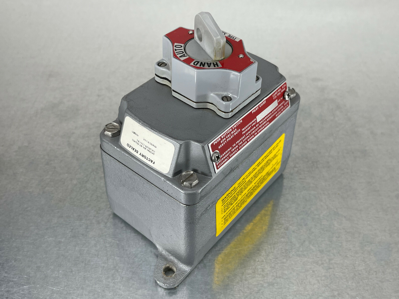 Appleton EFDB175-12 Selector Switch Control Station Sealed 2 Position, 2 Circuit