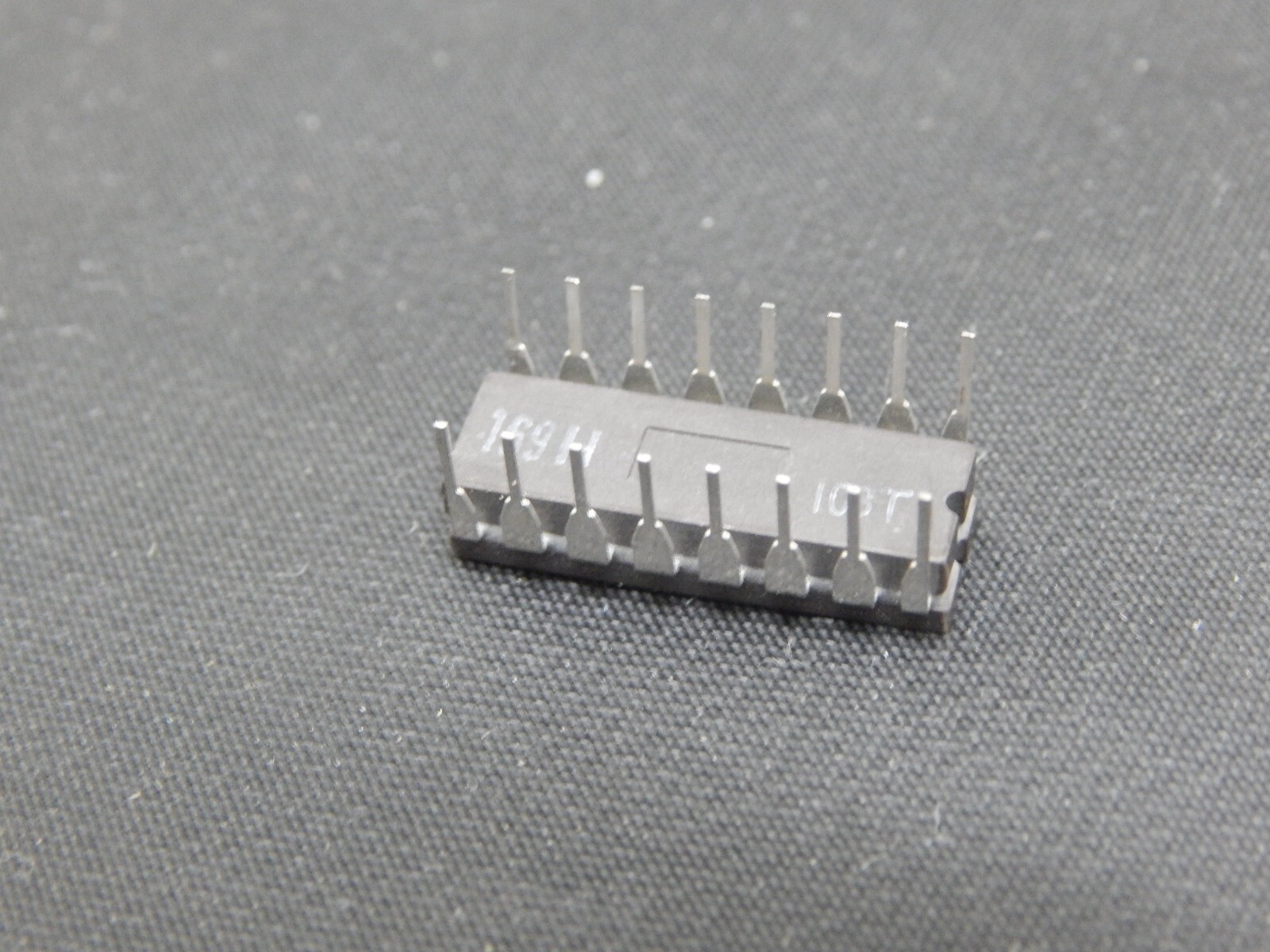 TI SN54S169J Counter Single 4-Bit Sync Binary UP/Down 16-Pin CDIP -FAST SHIPPING