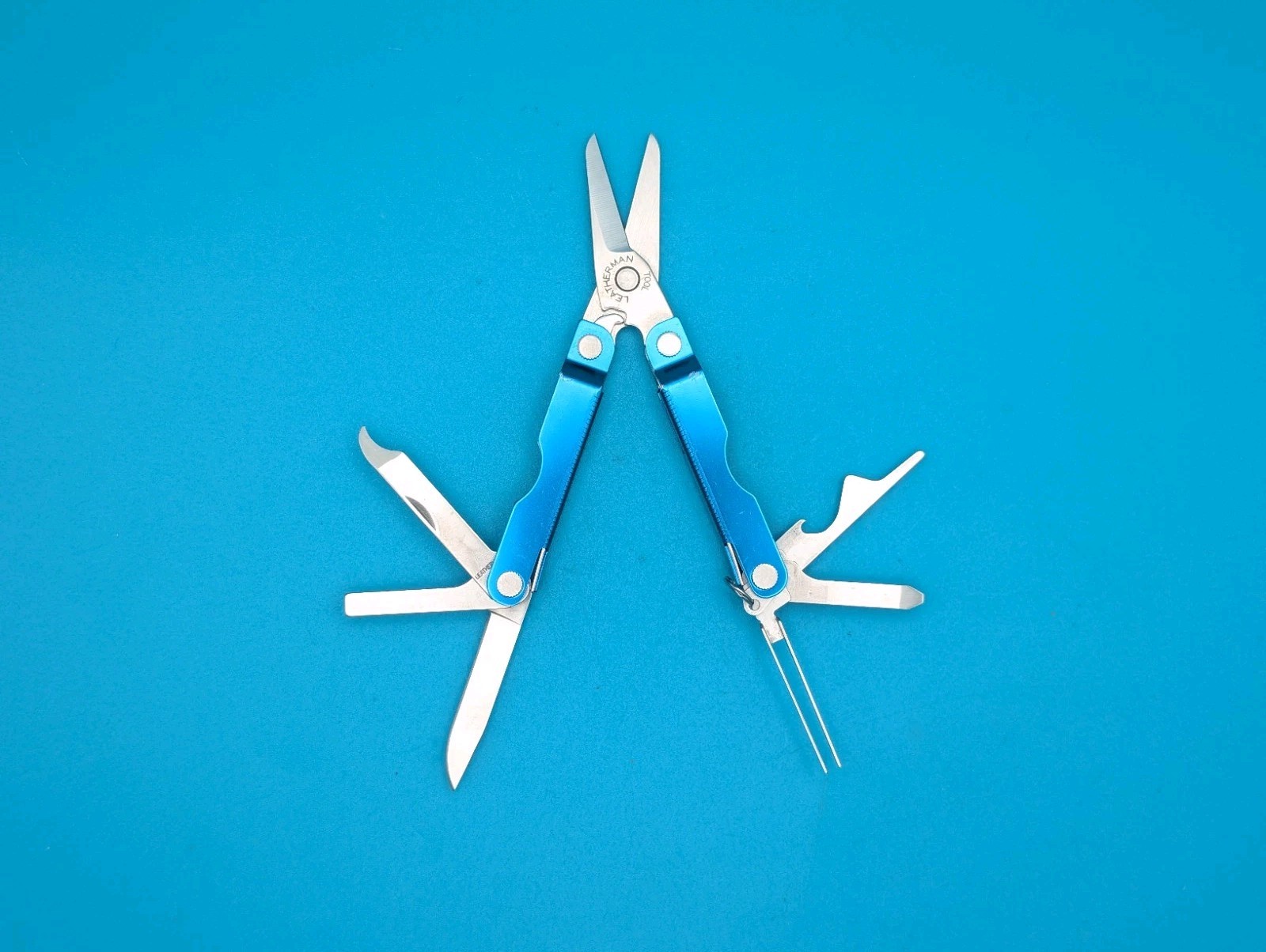 Leatherman Micra Multi-Tool, Knife, Scissors, Key Ring, Blue!