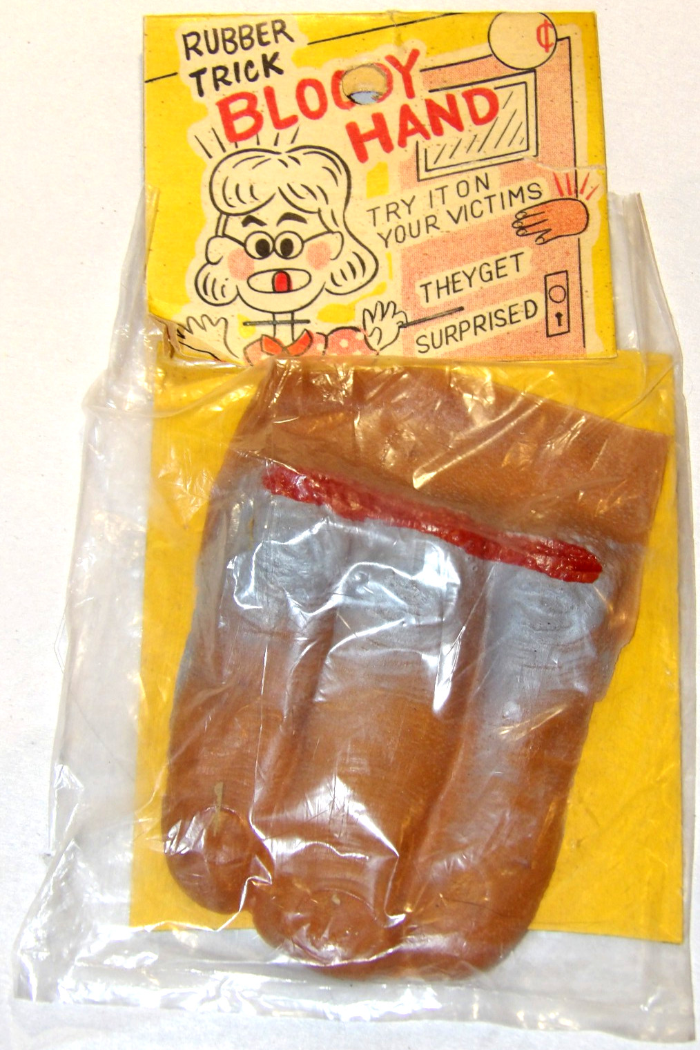 VINTAGE 1960s HALLOWEEN 'RUBBER TRICK BLOODY HAND'! GAG! UNUSED! MADE IN JAPAN