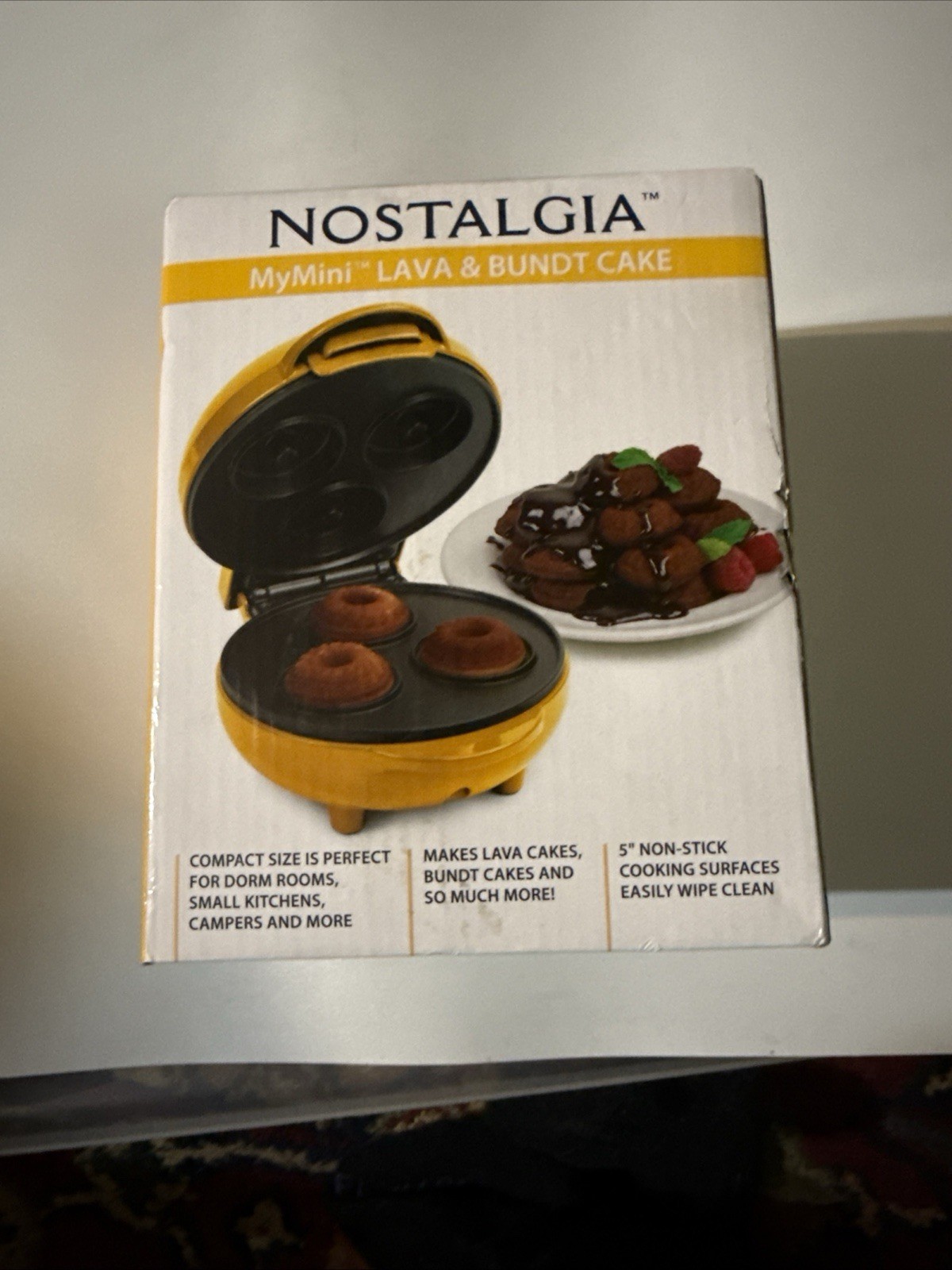 Nostalgia MyMini Lava & Bundt Cake Maker Compact Non Stick Mini Yellow Brand New