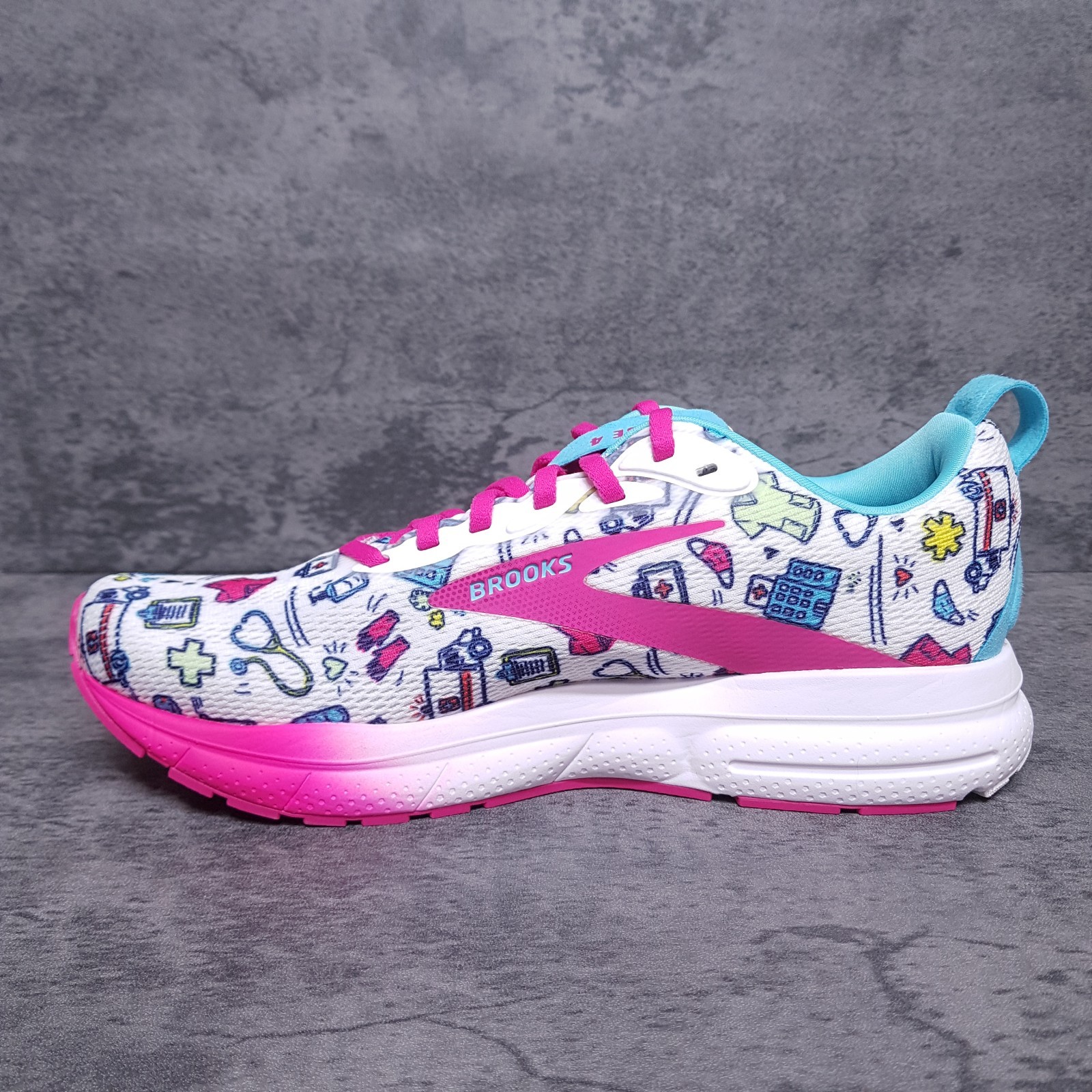 BROOKS Trace 4 Hero Medical Nurse Running Shoes Womens Size 7.5 B White Pink
