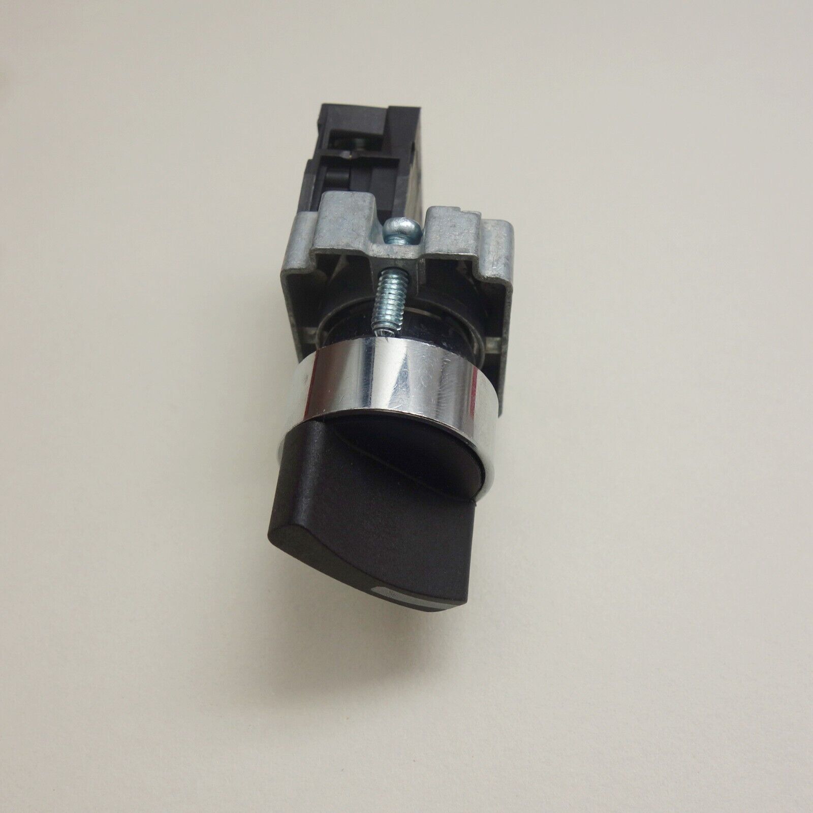 2PCS 22mm Select switch 2 Position Latching Fits XB2-BD21 Maintain Selector