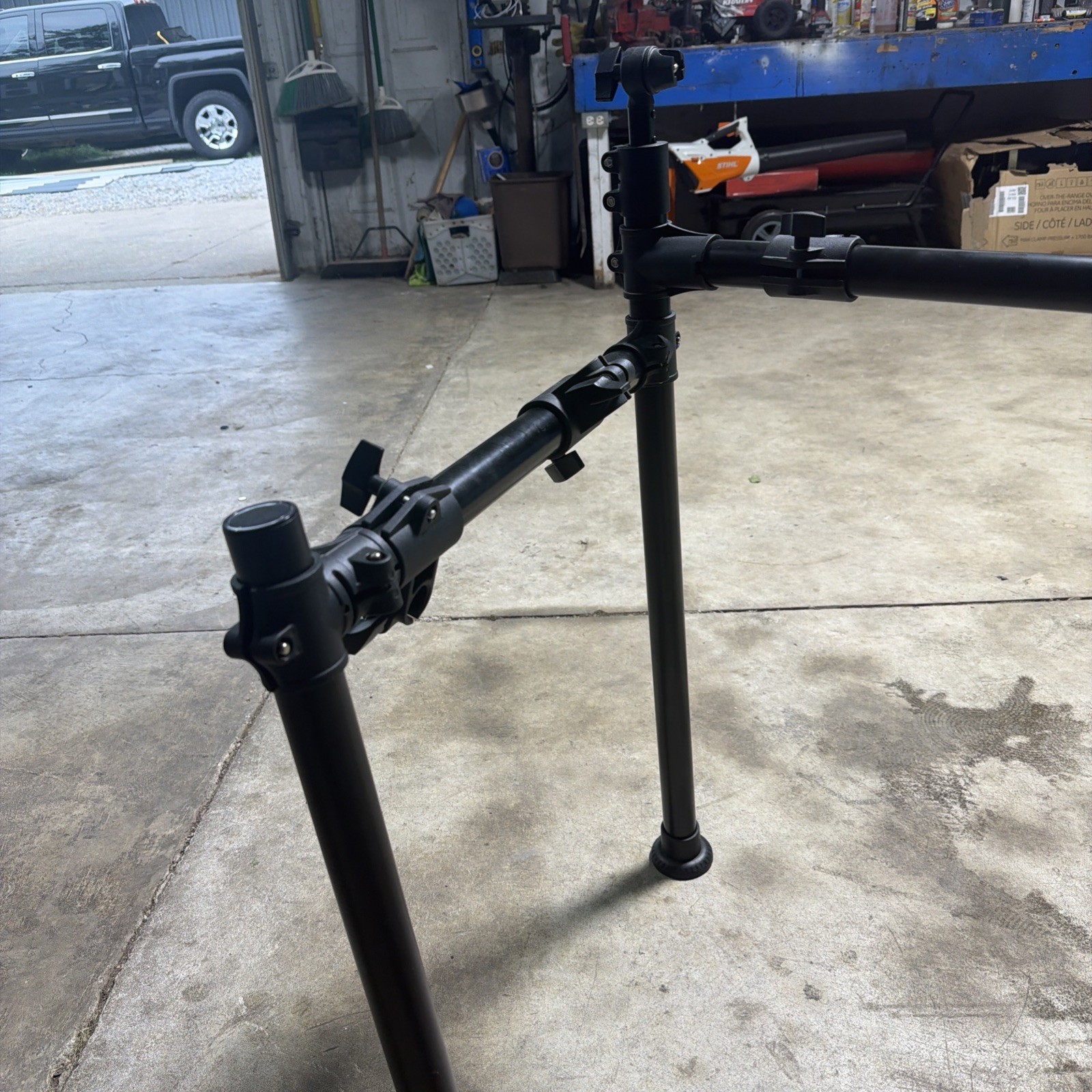 Donner DED-200 Electric Drum Set stand legs