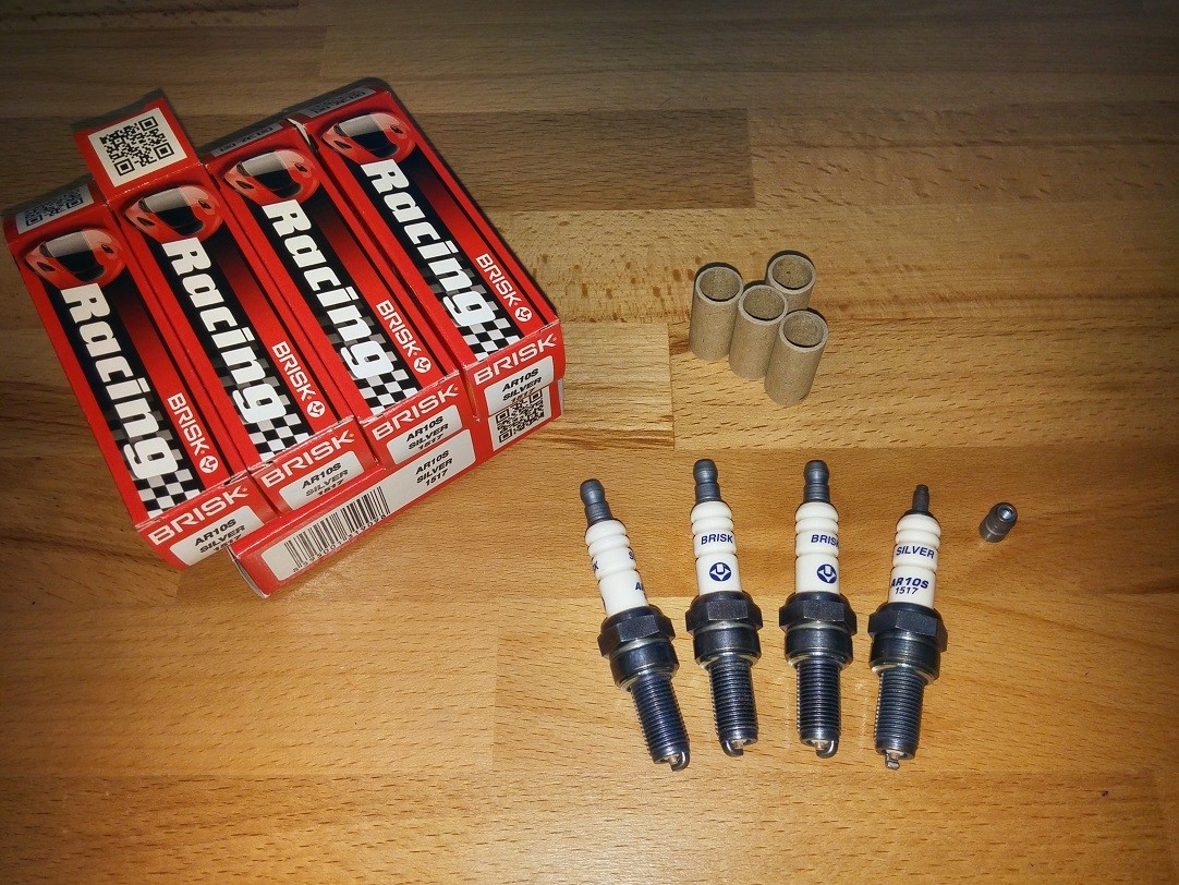 4x BRISK AR10S-nc9 Racing Spark Plugs fit: Honda CBR1100xx Blackbird - 1996-2009