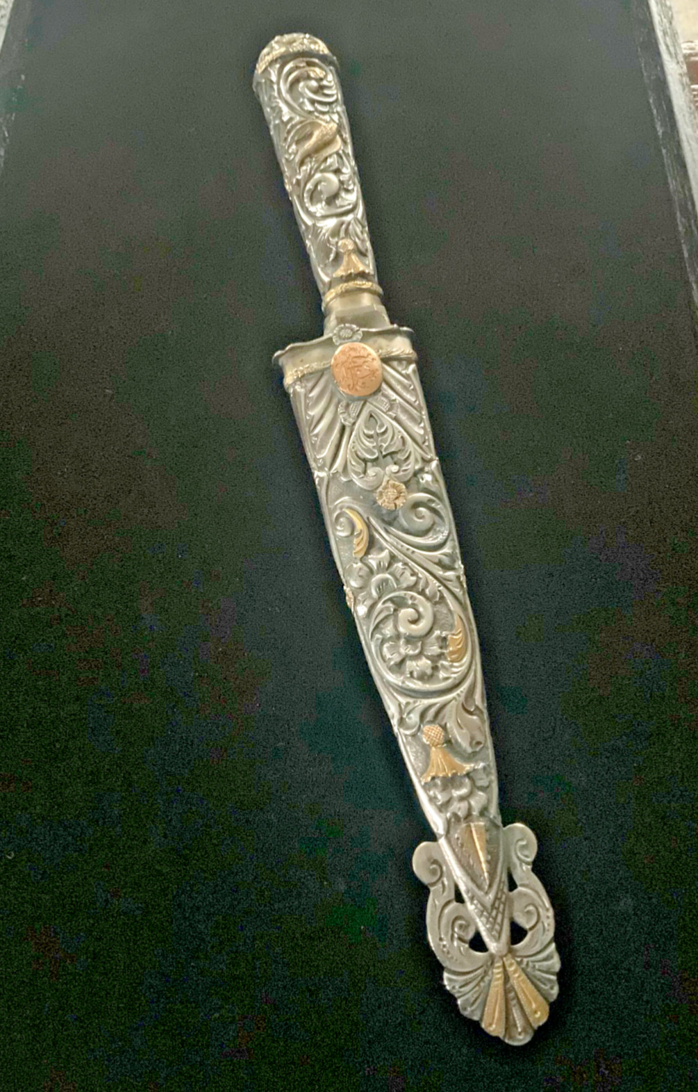 ANTIQUE AUTHENTIC GAUCHO KNIFE DAGGER SILVER 18K GOLD Hand Chased 800 SILVER
