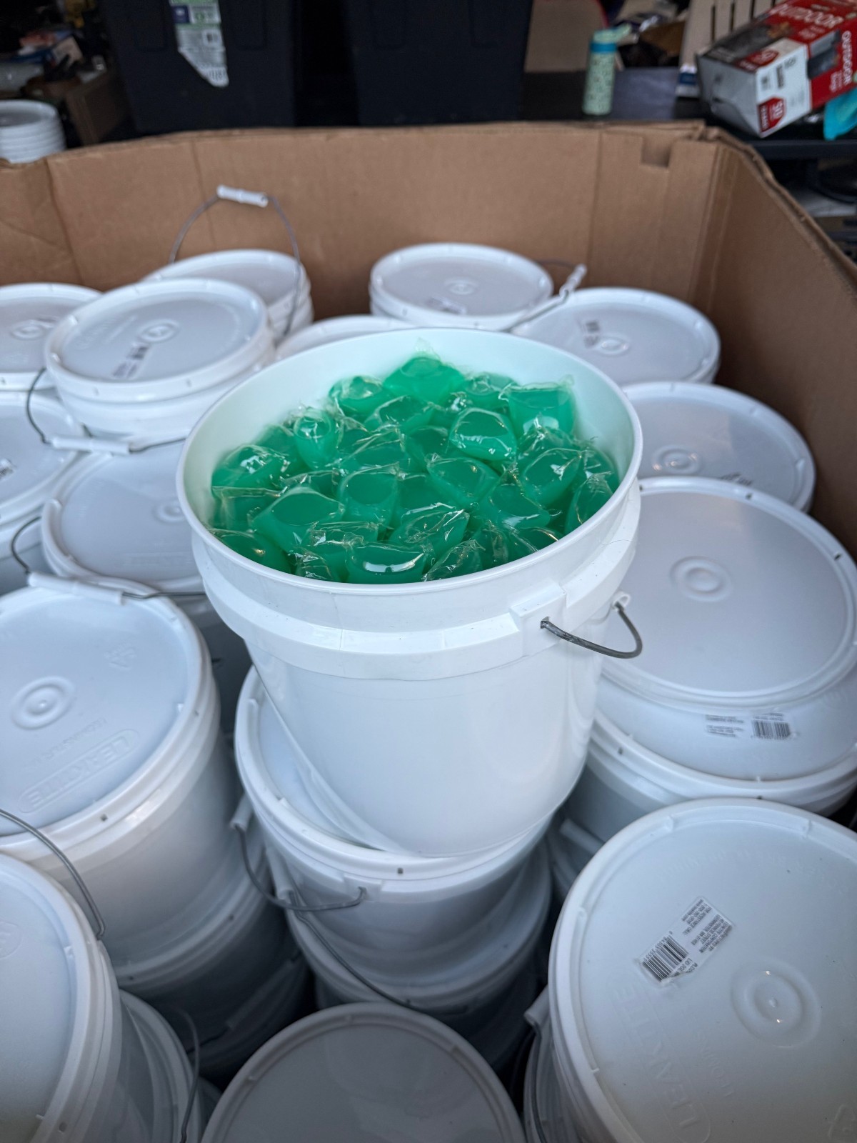 Bulk bag of Gain Detergent Laundry pods/pacs approx 300 ct