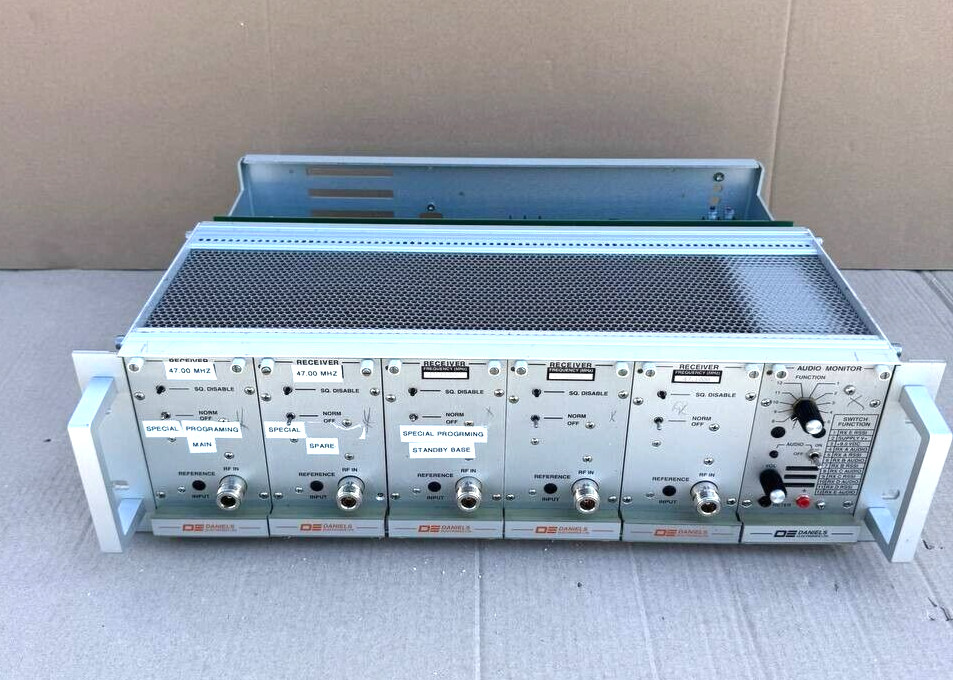 Daniels Electronics Low Band Radio Base Receiver SR-39-3