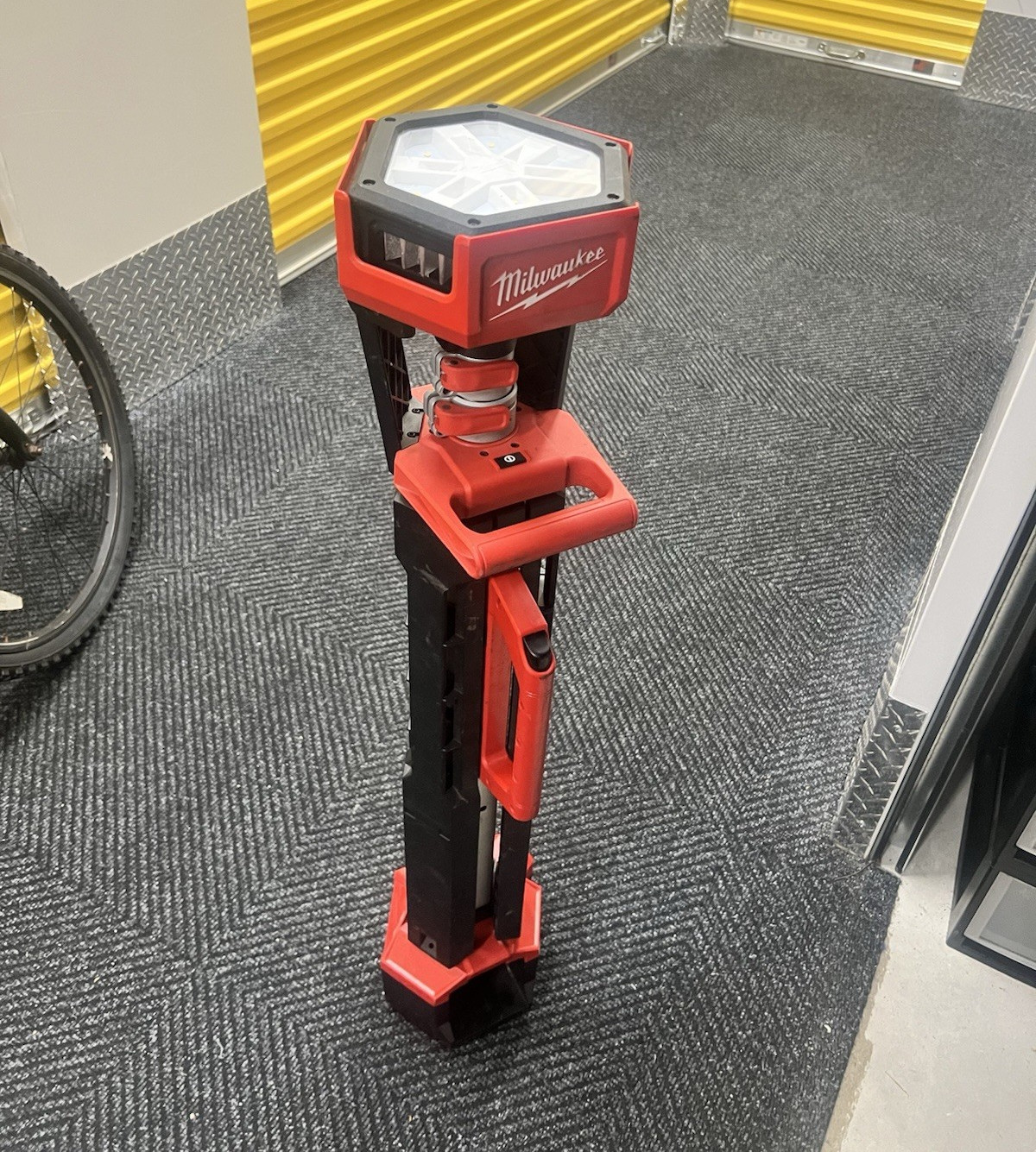 Milwaukee 18V Cordless Battery LED Worklight Adjustable Head Red/Black