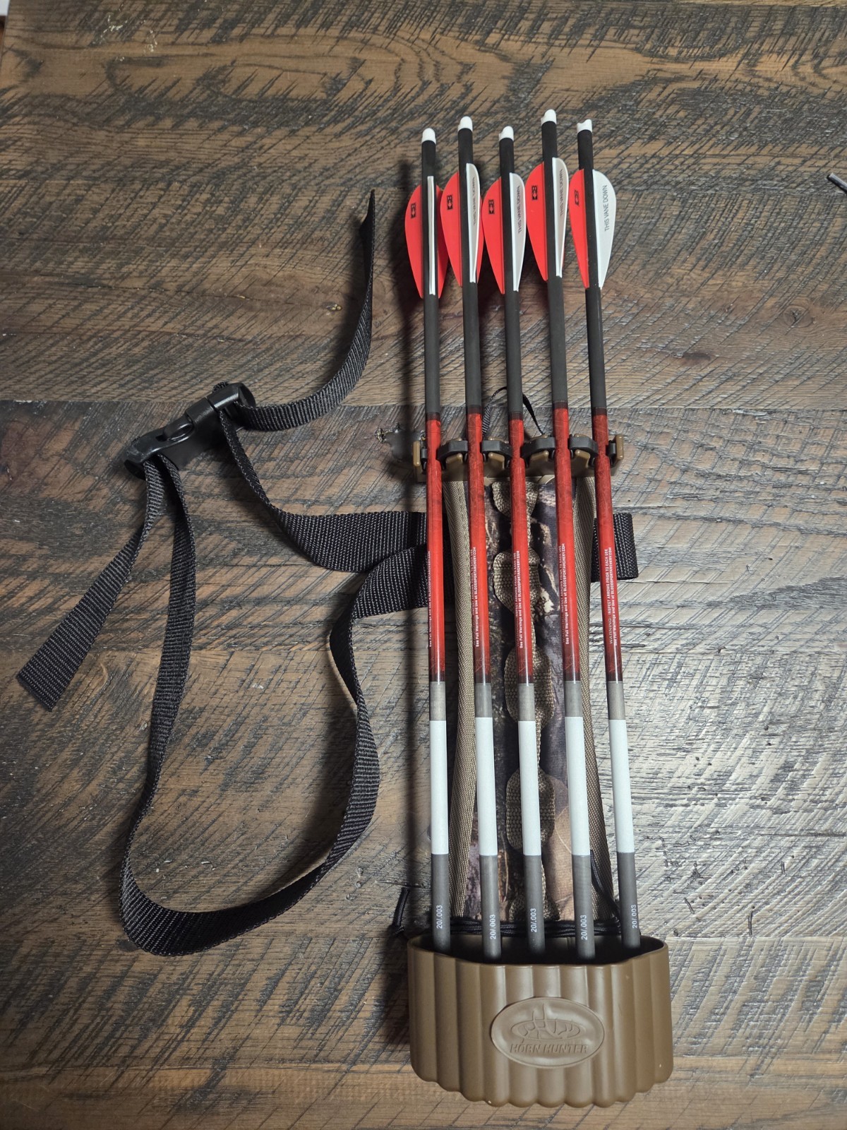 Horn Hunter Crossbow Quiver W/ 5x Bloodsport Witness Bolts 20" .003 Never Used