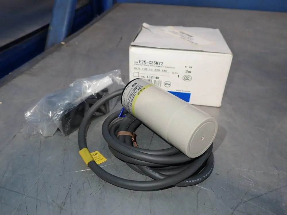 OMRON CAPACITIVEY PROXIMITY SWITCH E2K-C25MY2