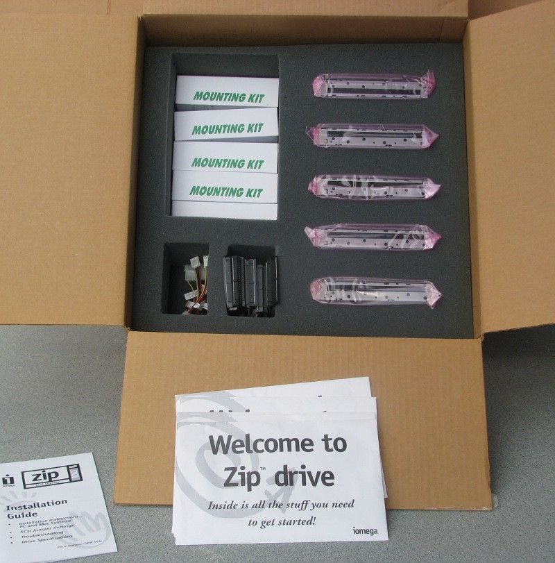 One Iomega Zip 100MB SCSI Drive Z100Si Internal Mac PC Music Samplers Drive Only