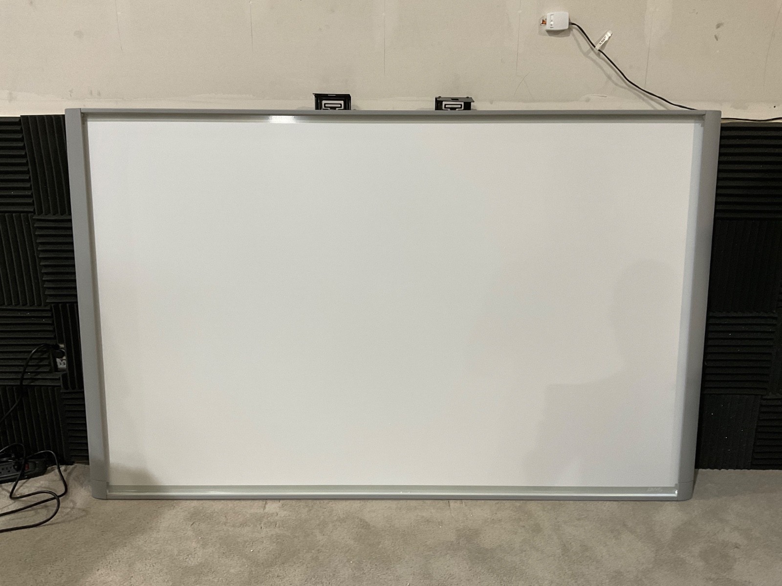 Interactive Smart Board SBX885 87" Interactive Whiteboard NEW NO ACC READ•••••••