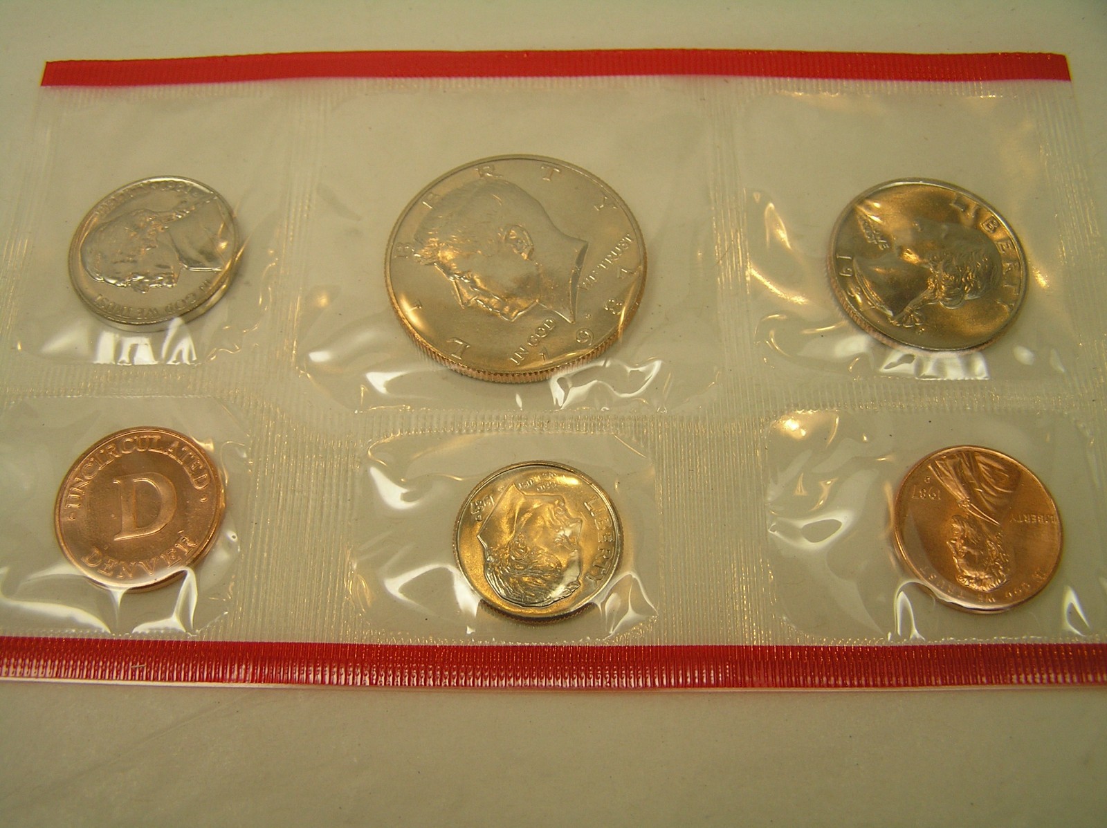 US Mint 1987 Uncirculated Coin Set P & D