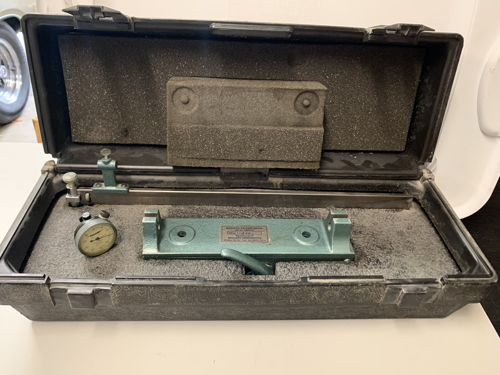 Magnetic Packing Gauge With Roconex Dial Pre Owned