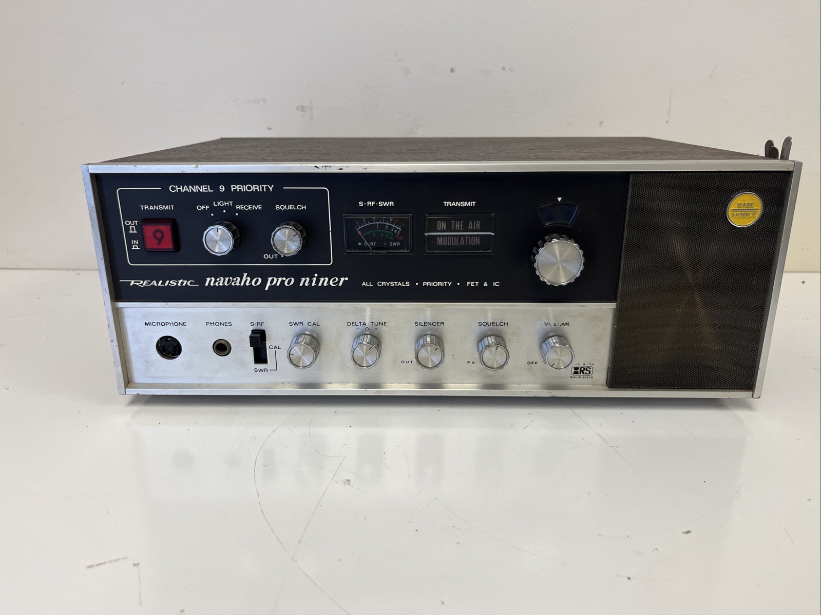 Realistic Navajo Pro Niner.CB Radio for Parts Only