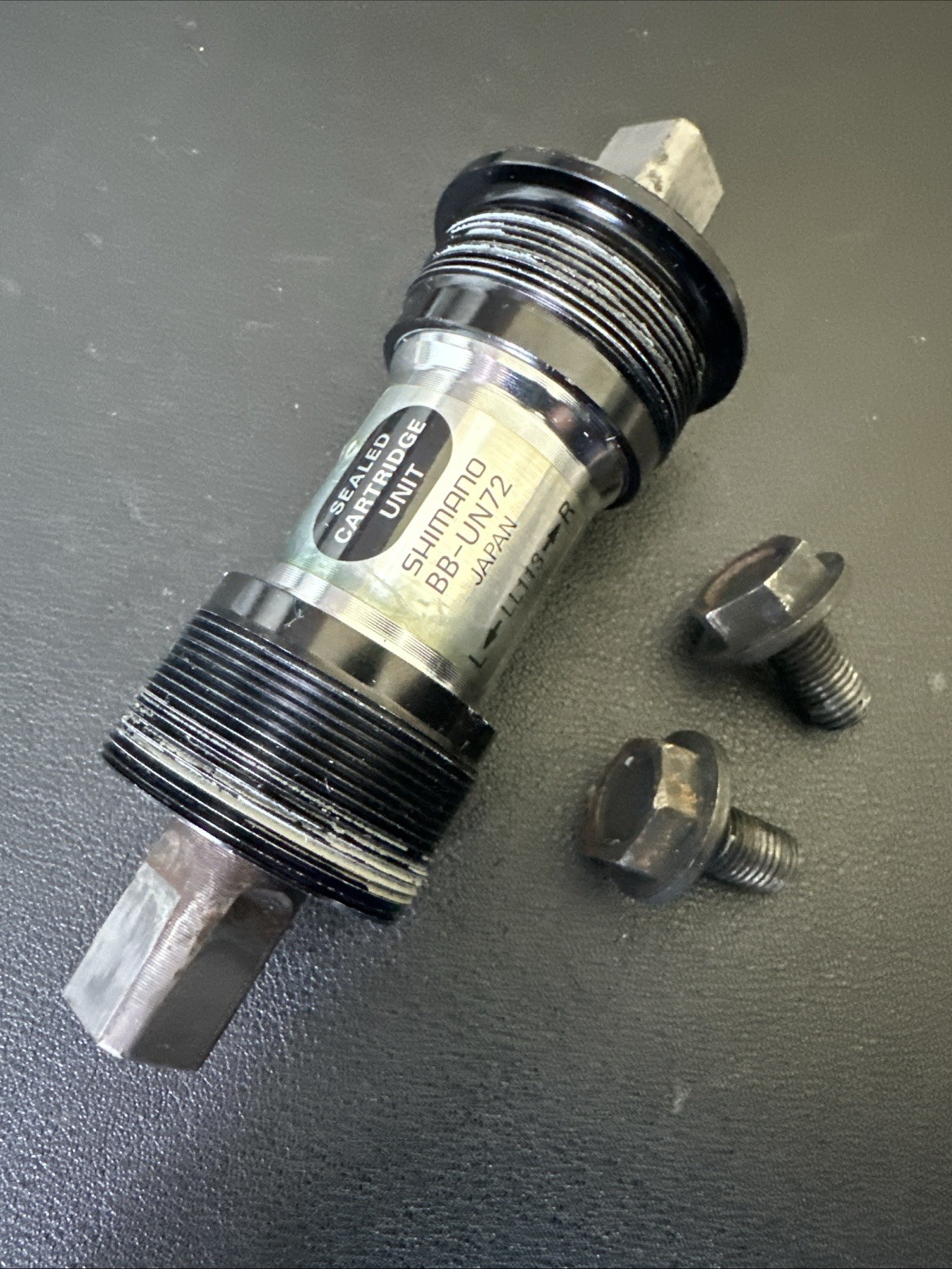 Shimano BB-UN72 Bottom Bracket - 68mm English Threaded - 113mm Width