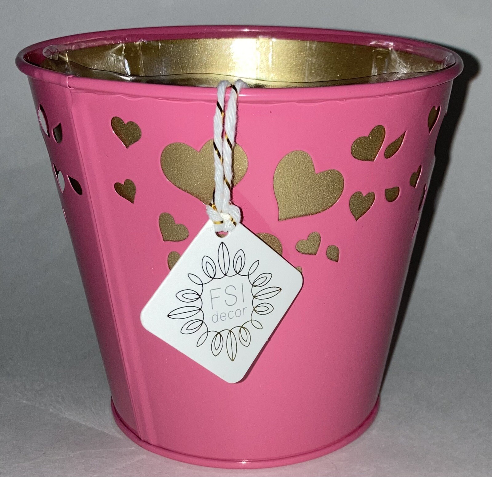 FSI decor Fluttering Heart Flower 4 1/2" x 5" Metal Planter w/Plastic Insert