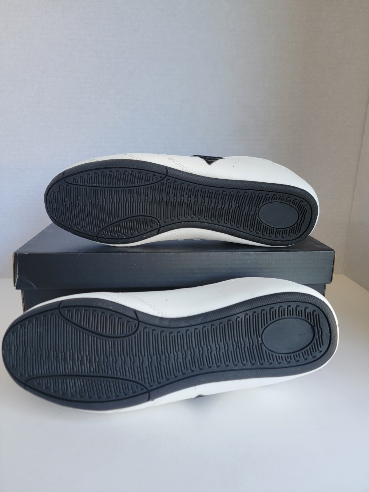 Core Weightlifting Taekwondo Shoes, White, Size US Mens 10, New! Read Desc.