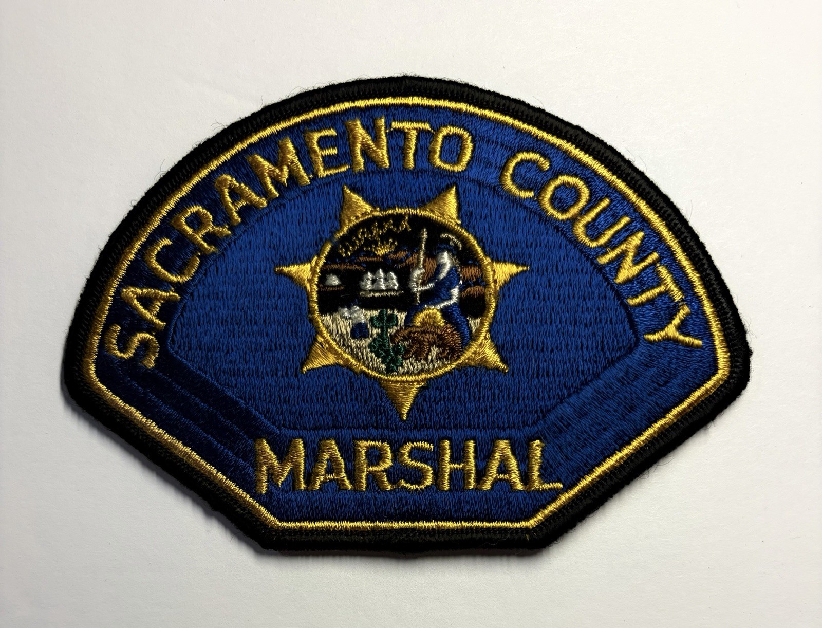 VINTAGE DEFUNCT CALIFORNIA SACRAMENTO COUNTY MARSHAL PATCH #D41