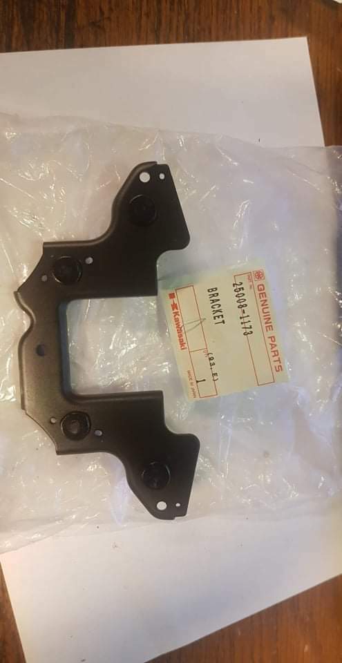 KAWASAKI ZEPHYR 750 1991- 93 / ZEPHYR 550 1992-93 BRACKET METER NOS OEMNUMBER 25