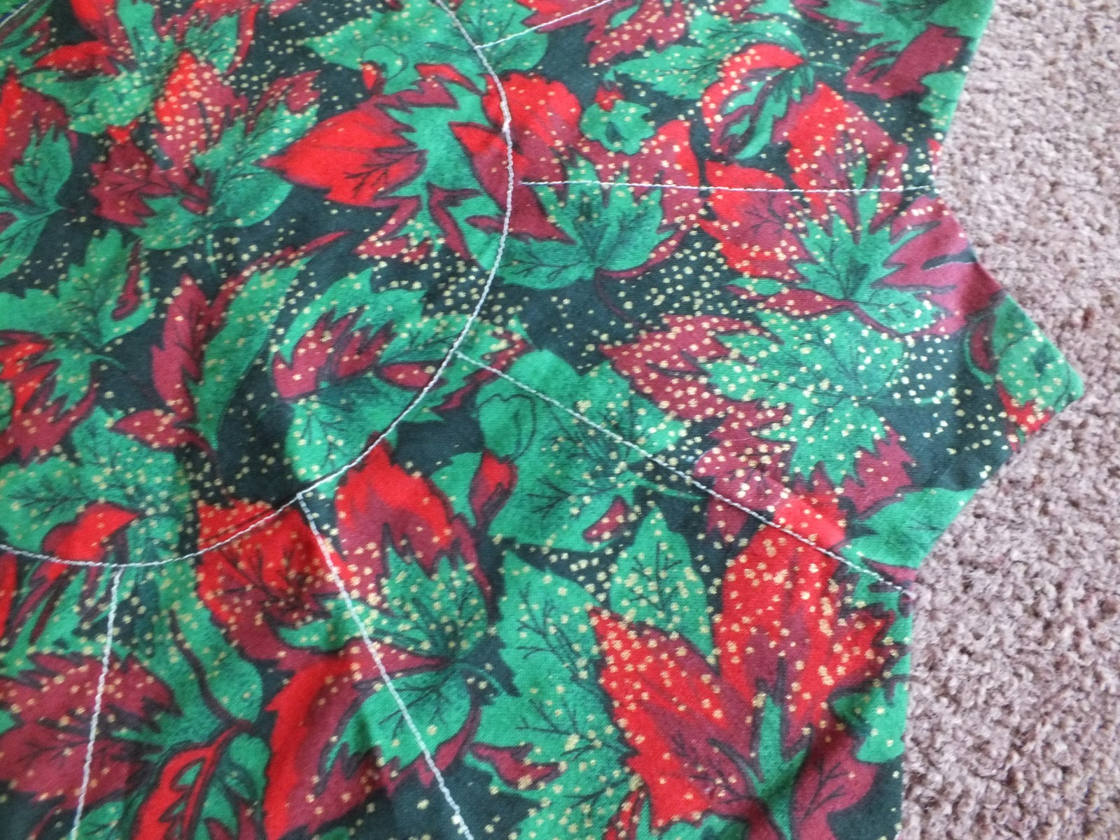 Stunning Handmade Sewn Christmas Table Linen Reversible 15" NICE