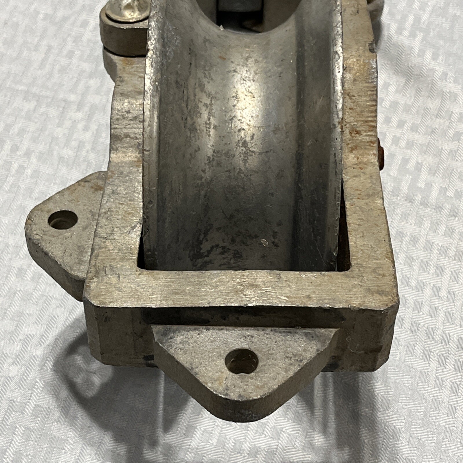 Sherman + Reilly XS-100-B Universal Stringing Block#1
