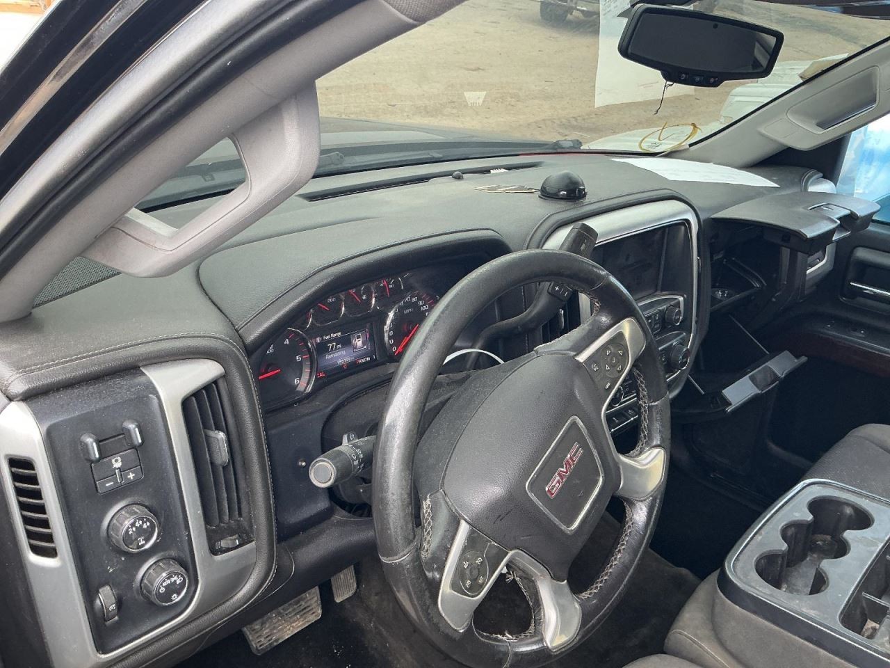 SIERRA250 2015 Glove Box 4916264