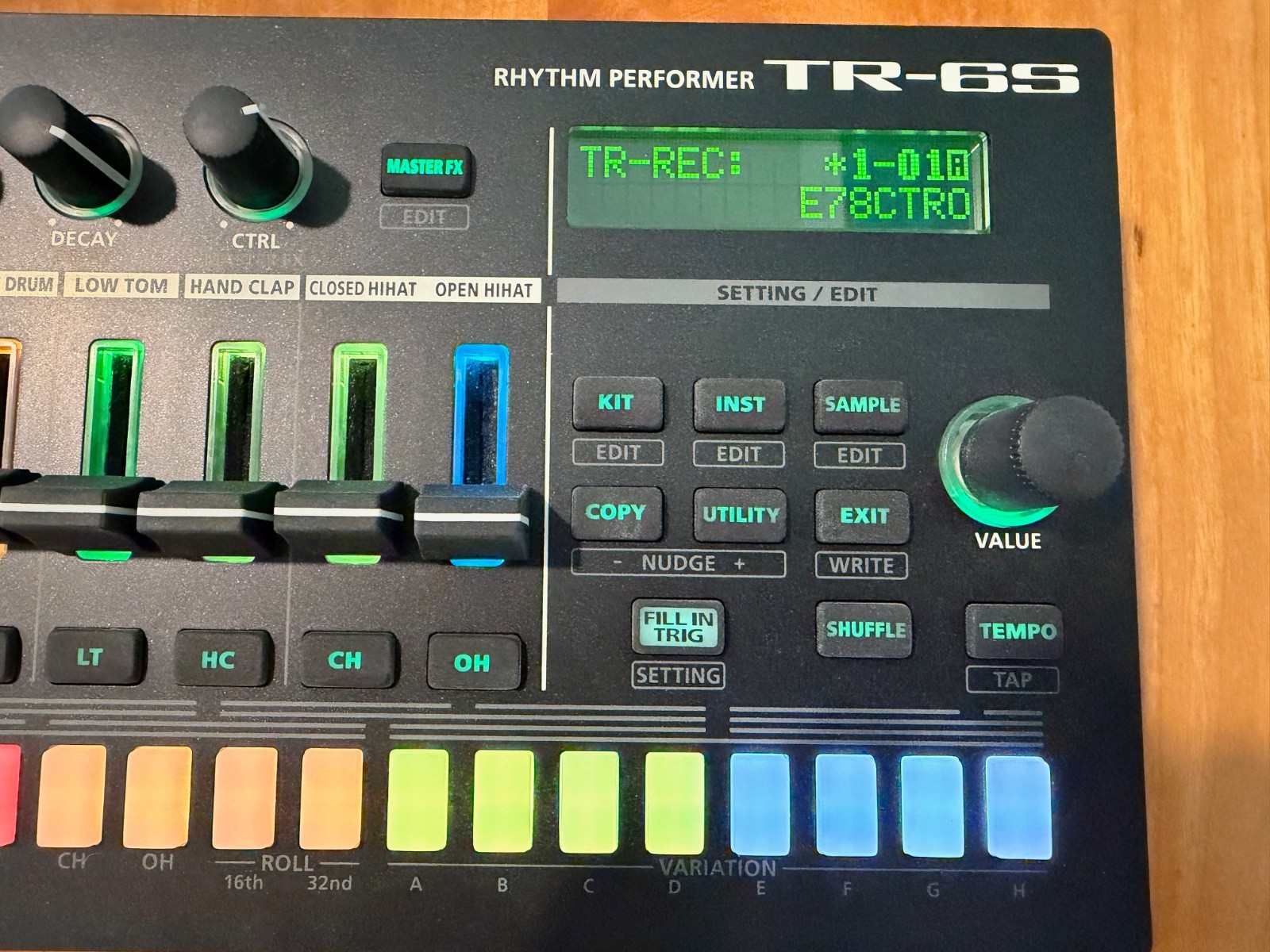 Roland TR-6S Compact Drum Machine - Black