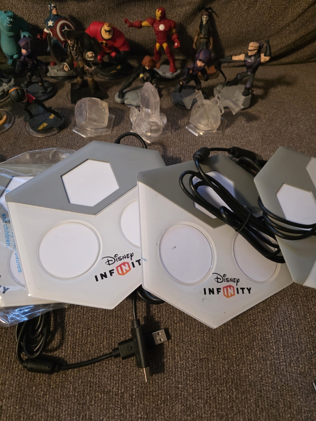 Disney Infinity Figure And Base Lot