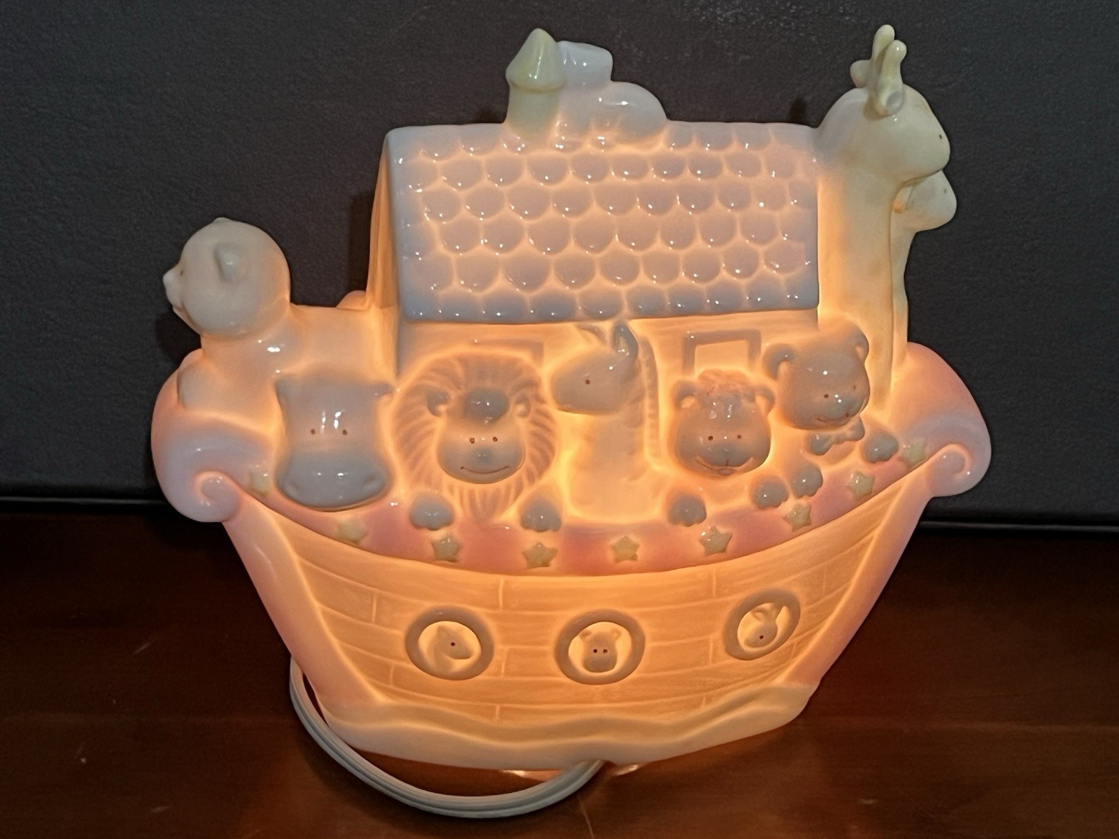 VTG Noah's Ark Night Light tested, works EUC 6" X 7" X 3" (Enesco 1992?)
