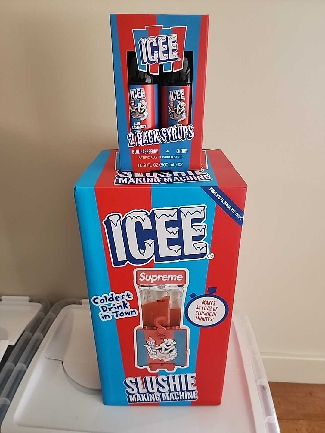 SUPREME/ICEE SLUSHIE MACHINE IN HAND SHIPS FAST
