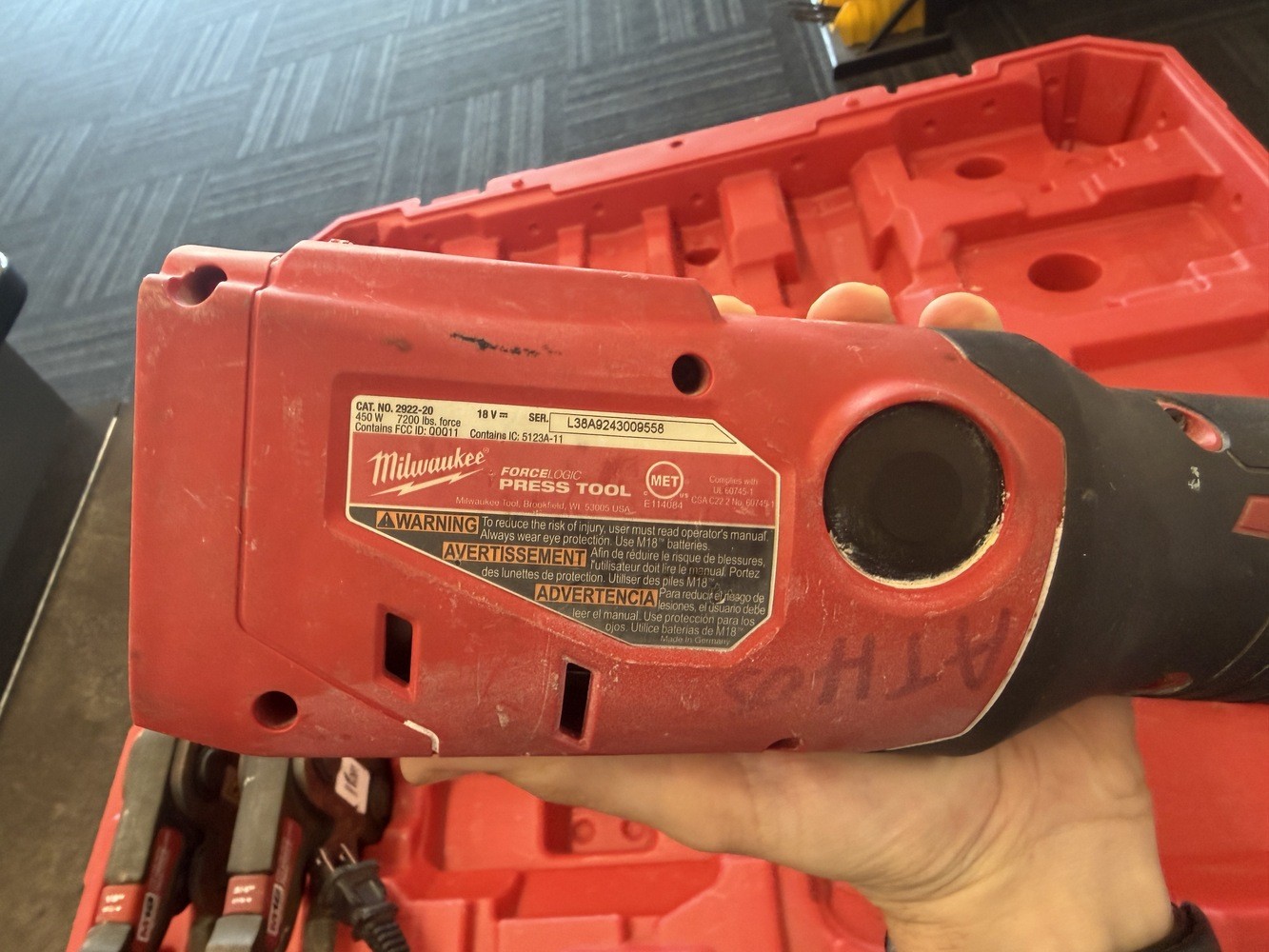 Milwaukee 18V FORCE LOGIC Press Tool Kit w/ 1/2" - 2" Jaws (6-Jaws) - 2922-22