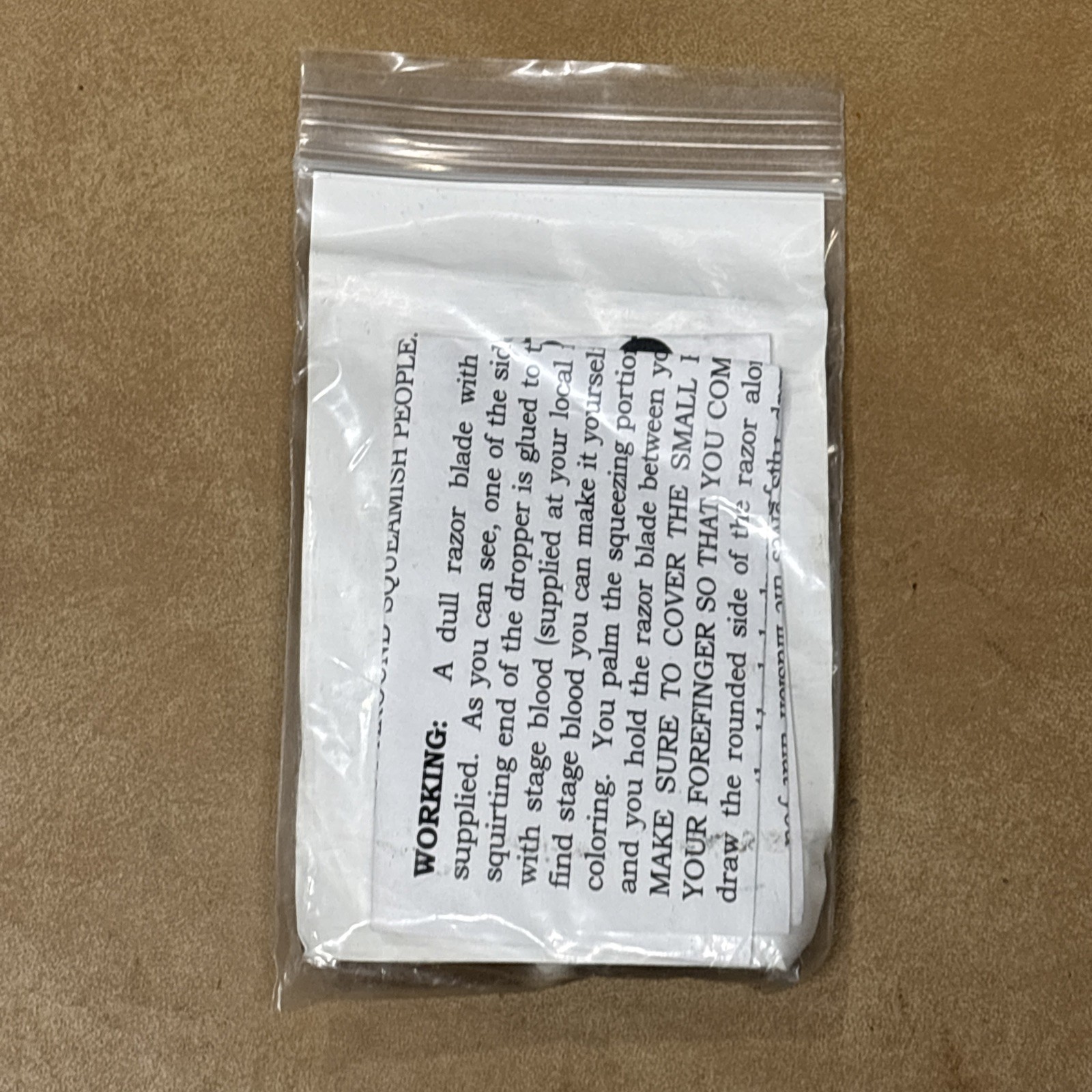 Quality Magic Razor Slash Trick Kit With Stage Blood