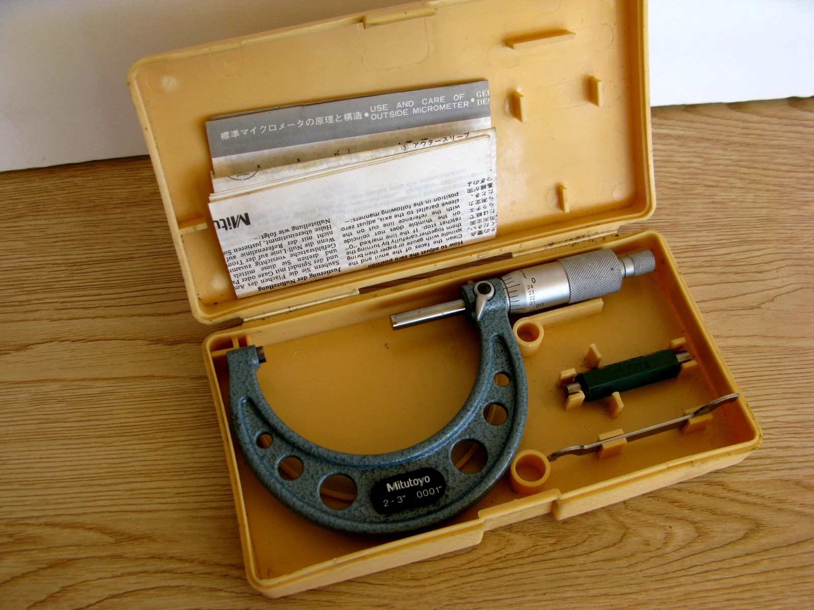 Mitutoyo Outside Micrometer NO. 103-217  2-3" .0001" EXCELENT CONDITION