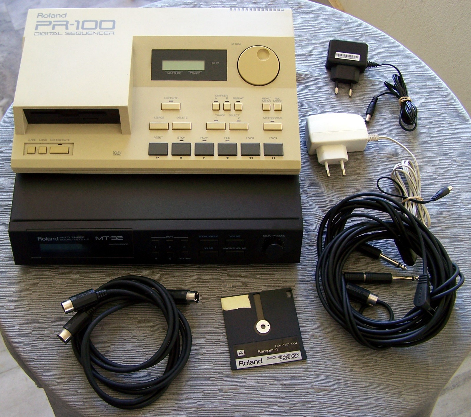 Roland MT-32 Multi Timbre Sound Module & PR-100 Digital Sequencer made in Japan