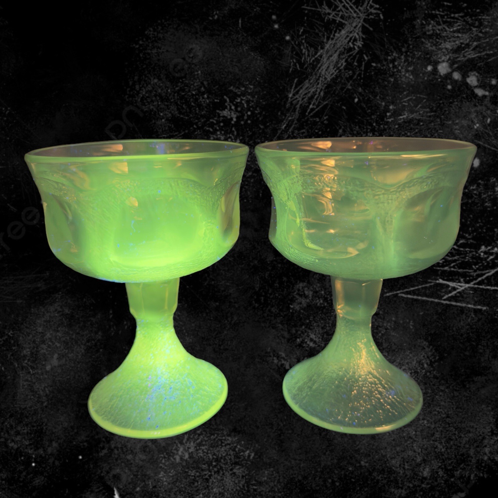 Fostoria Woodland Brown 2 Goblets Sherbet Glasses Manganese 365nm Green UV Glow