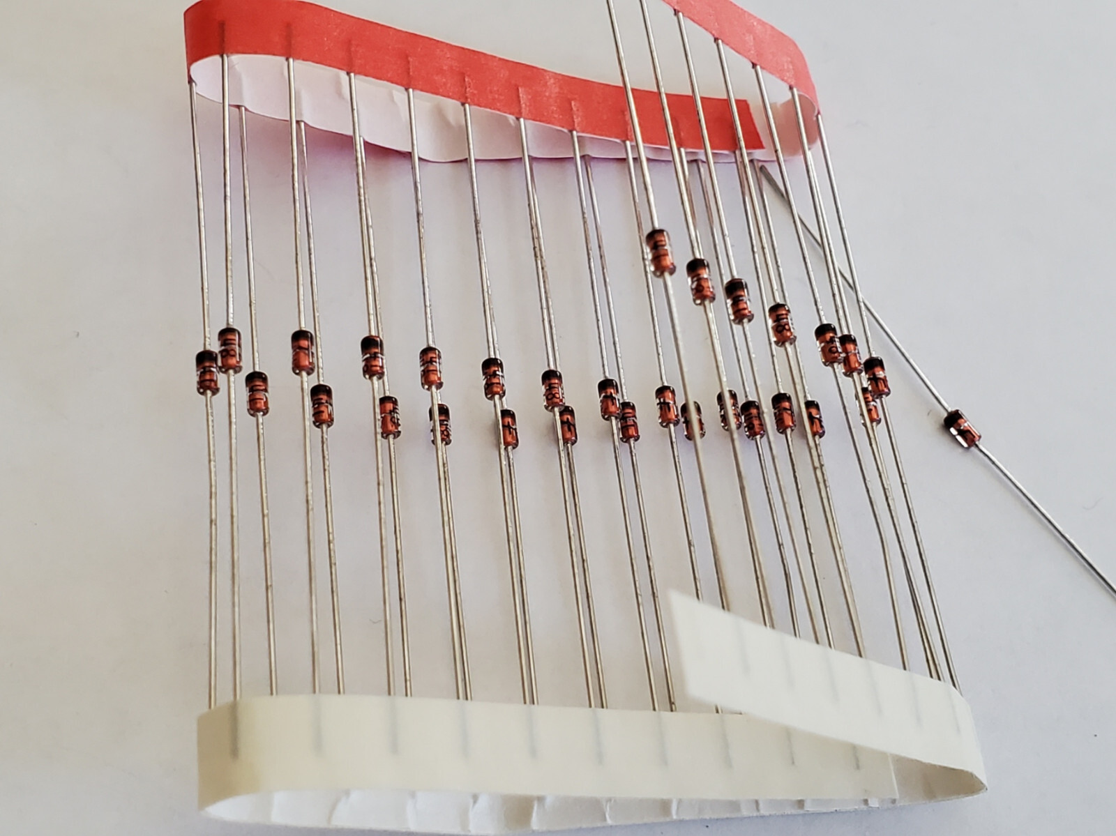 20pcs 1N4148 200mA 100V DO-35 high-speed switching diode
