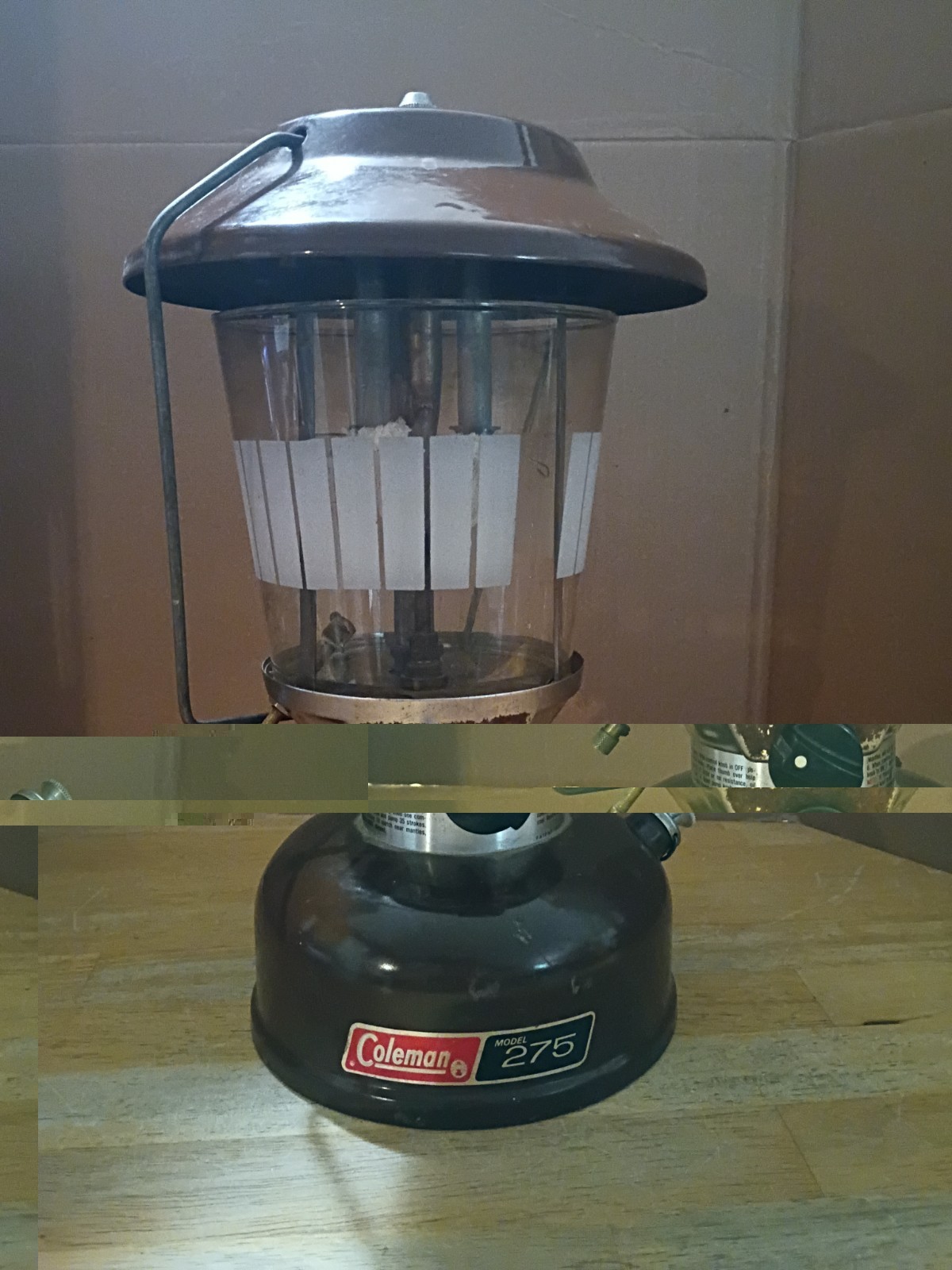 Vintage 12/77 Coleman Model 275 Brown Lantern 2 Mantle with Picket Fence Globe