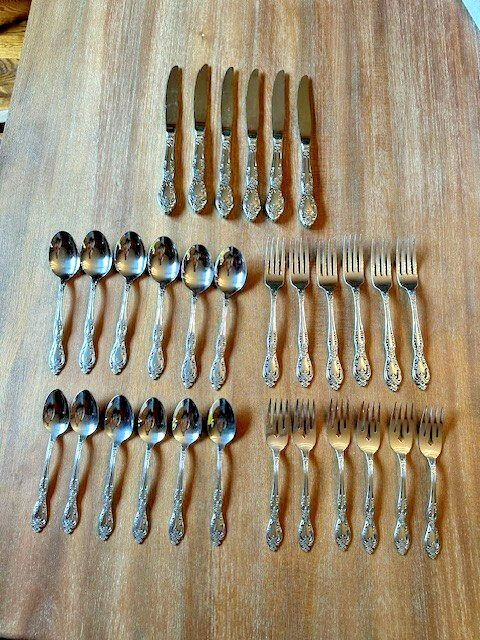 Oneida Profile Galveston Stainless Flatware 30 piece Set with original boxes