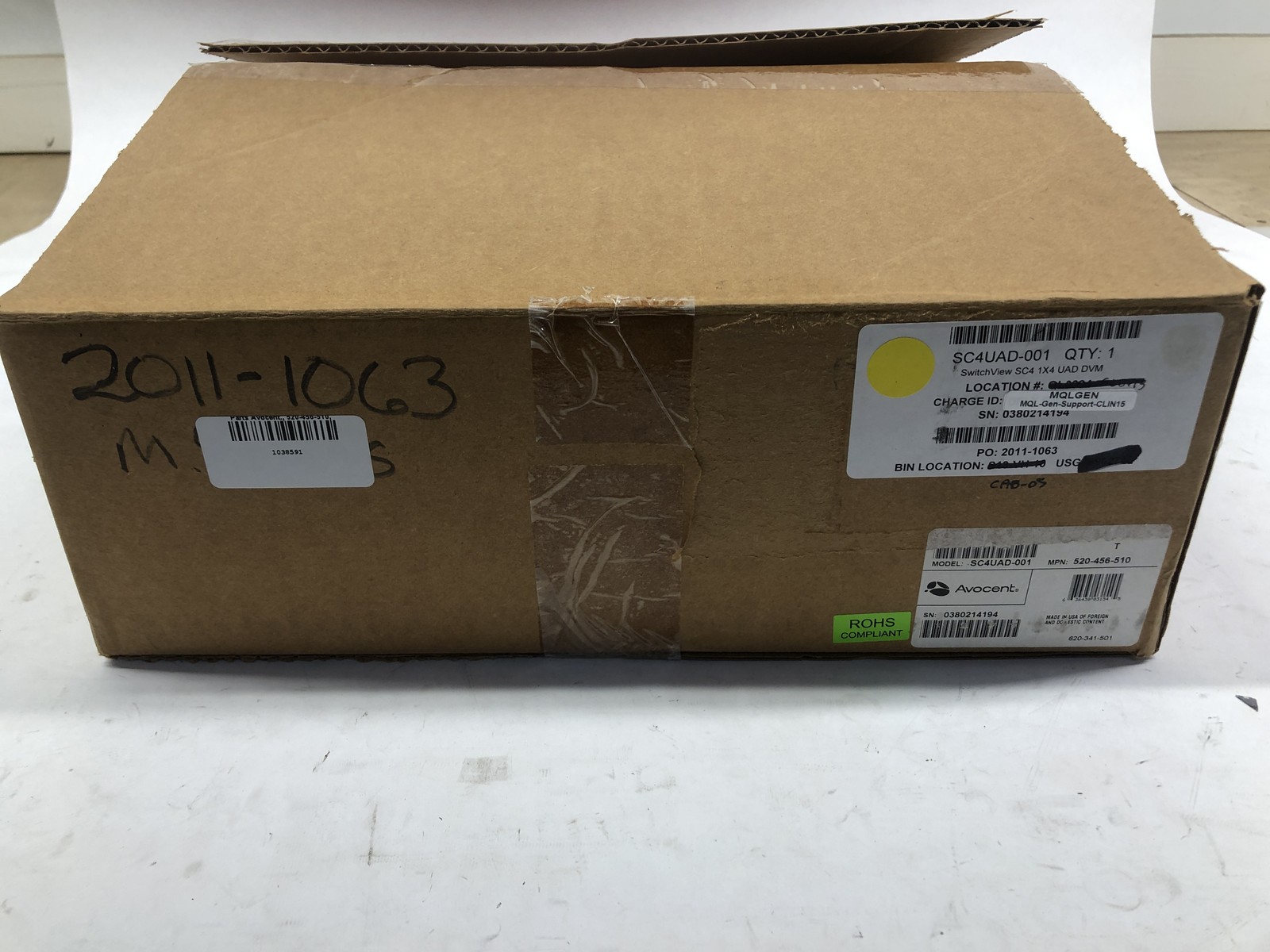 Avocent Cybex SwitchView Model SC4UAD-001 Secure DVI/USB Switch - Open Box